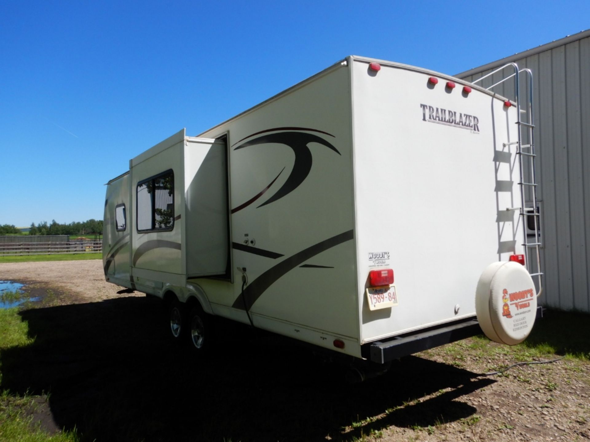 2009 KOMFORT TRAILBLAZER 278 SE TRAVEL TRAILER W/ ONE SLIDE OUT - Image 3 of 16