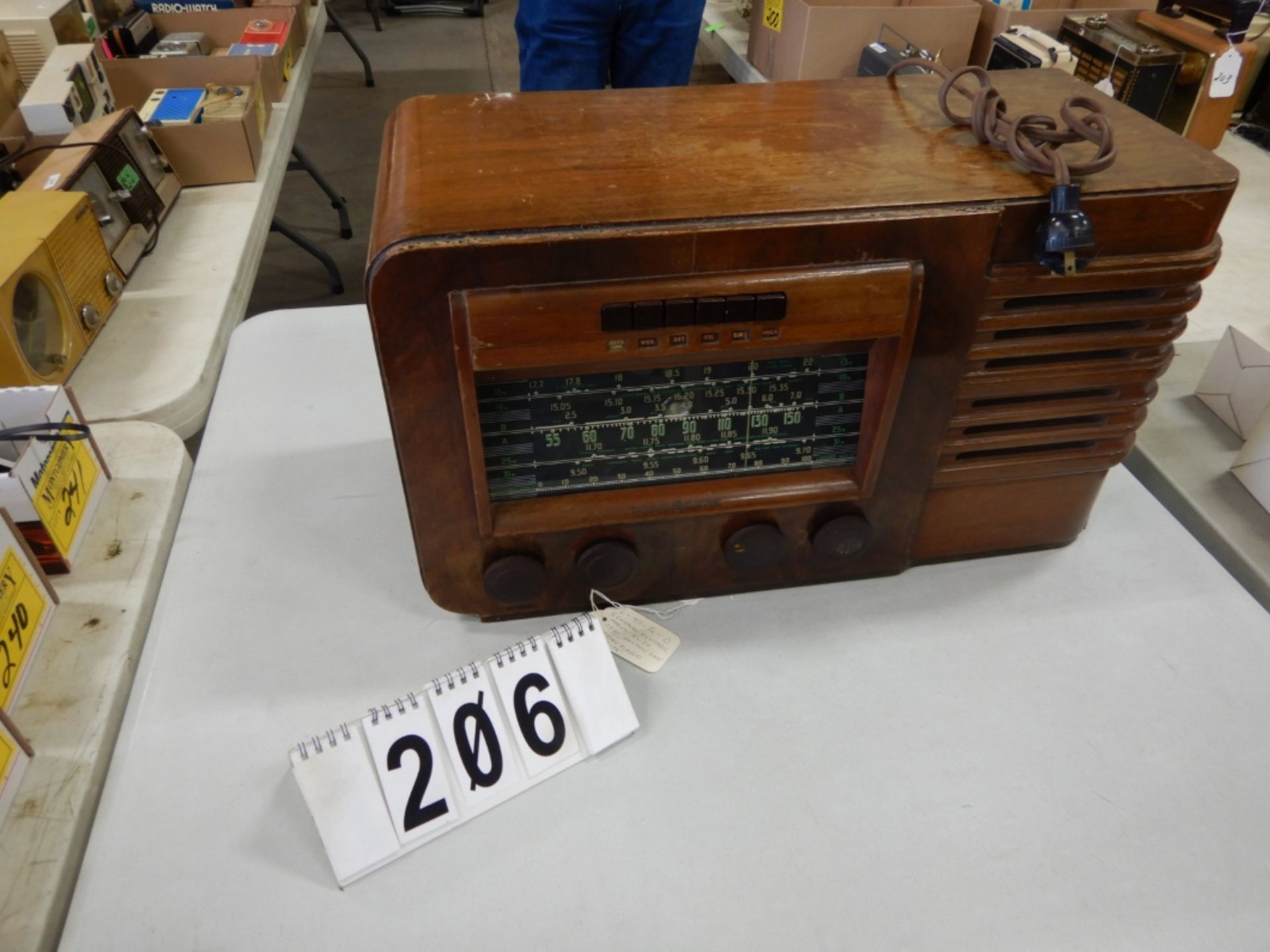 VINTAGE GE 1940'S BEAM-A-SCOPE RADIO NO AIREAL NO GROUND REQUIREDMODEL KL70; SERIAL # 346 WOOD CASE