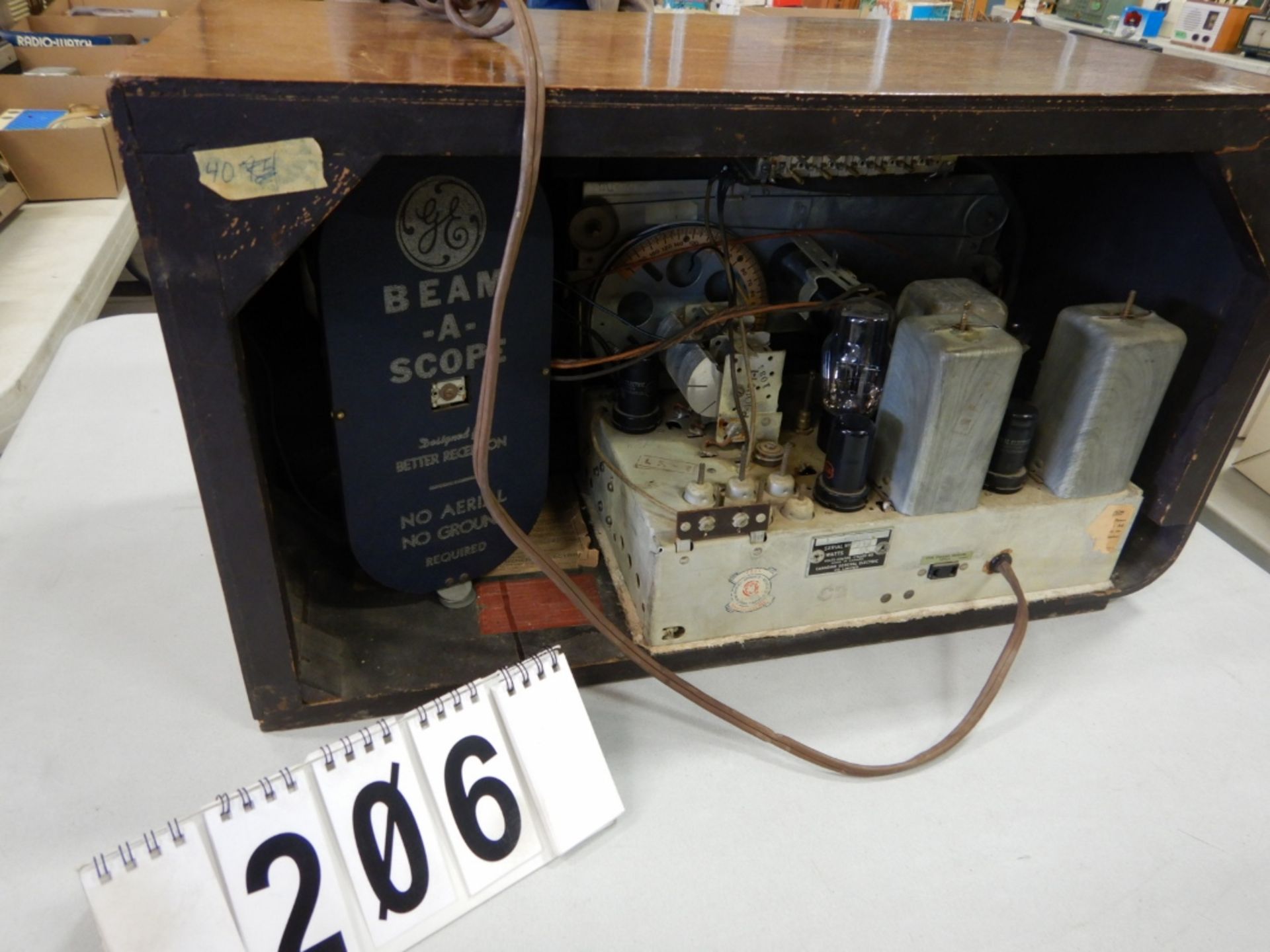 VINTAGE GE 1940'S BEAM-A-SCOPE RADIO NO AIREAL NO GROUND REQUIREDMODEL KL70; SERIAL # 346 WOOD CASE - Image 3 of 3