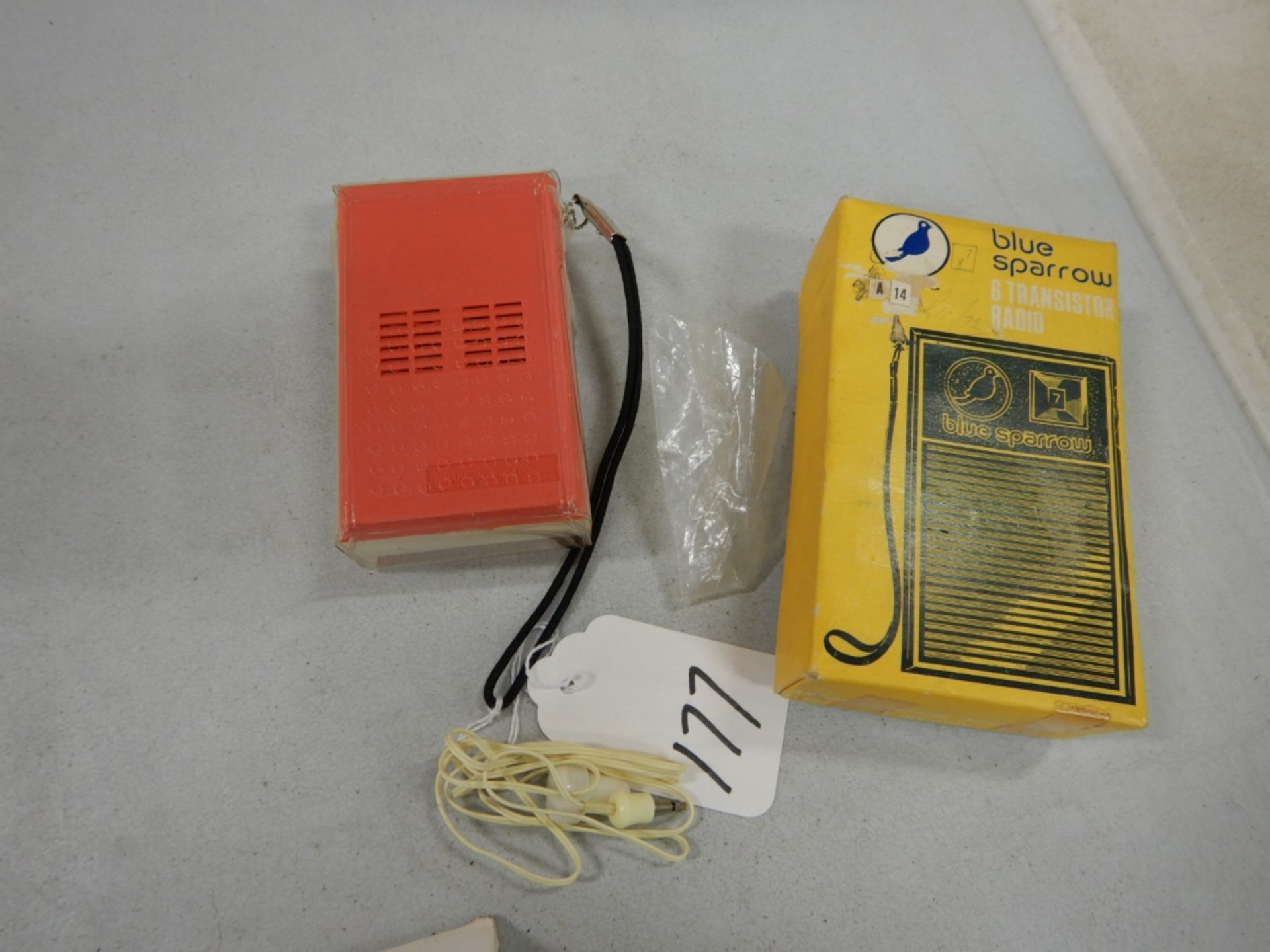 BLUE SPARROW & REALISTIC TRANSISTOR RADIOS IN ORG BXES ( 2 IN SAME LOT) - Image 4 of 5