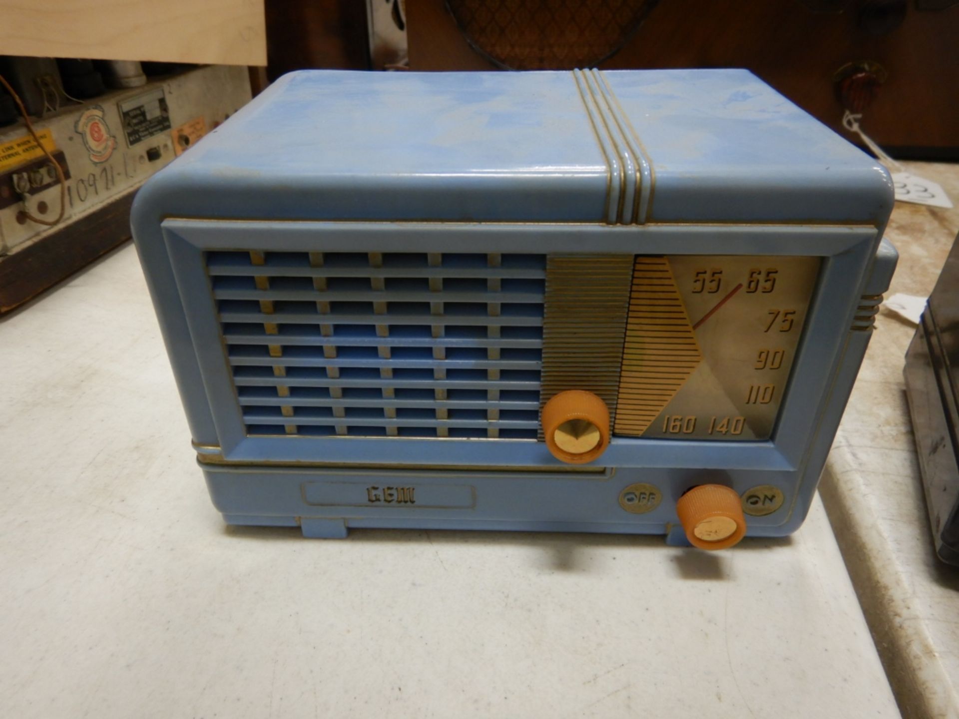 2 GEM BAKELITE VINTAGE RADIOS (SELLING TOGETHER) (BLUE MOD. 955 SERIAL # 12011 - WORKING) (BROWN - - Image 2 of 4