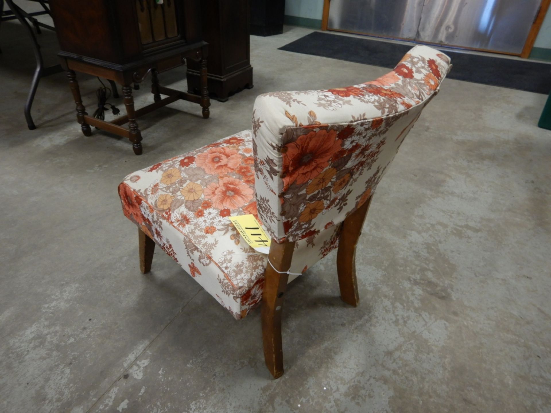 RETRO FLORAL UPHOLSTERED CHAIR - Image 2 of 2