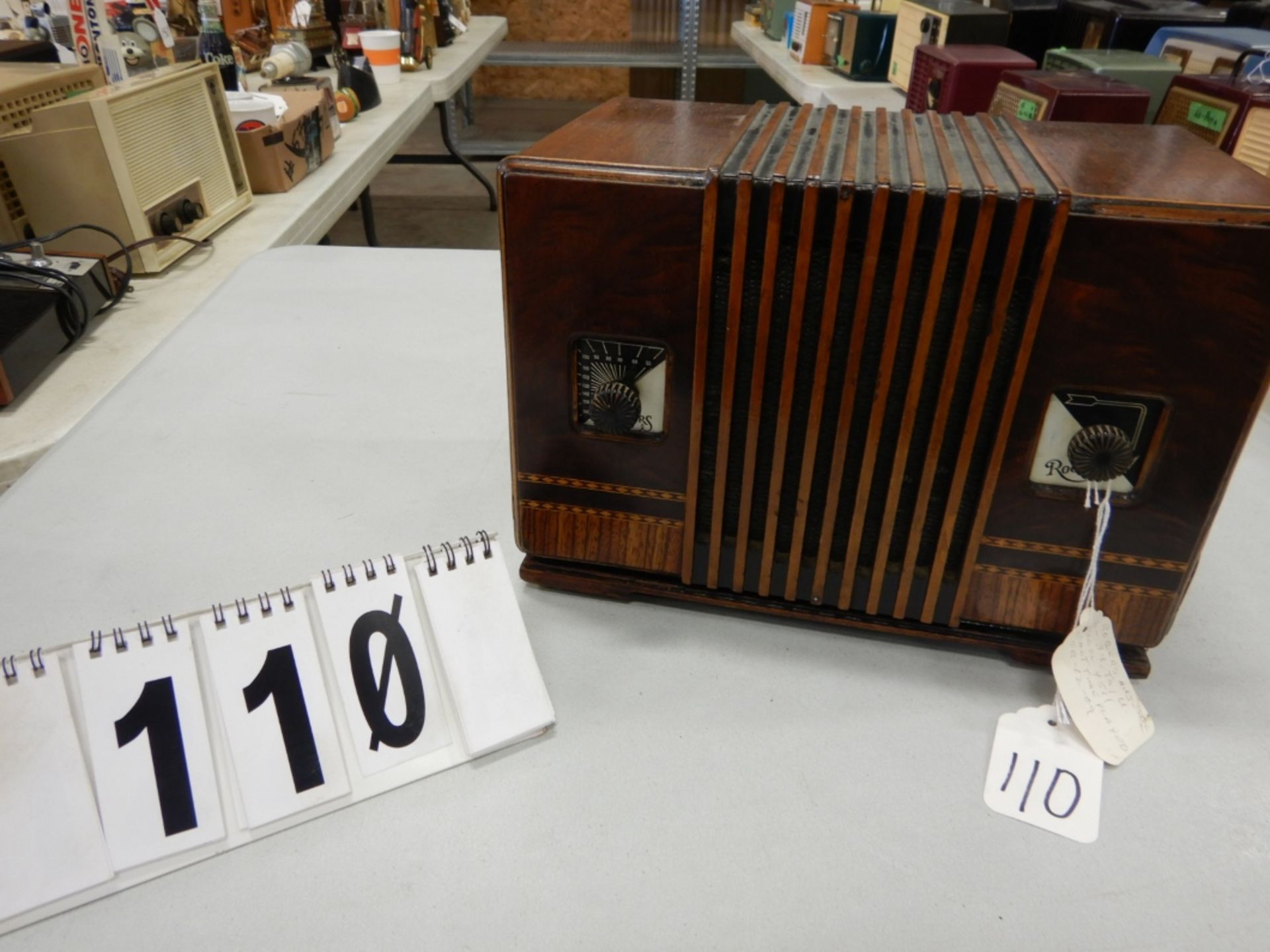 VINTAGE ROGERS MAJESTIC WOOD CABINET TUBE RADIO MODEL 4511 SERIAL # 4511-1512