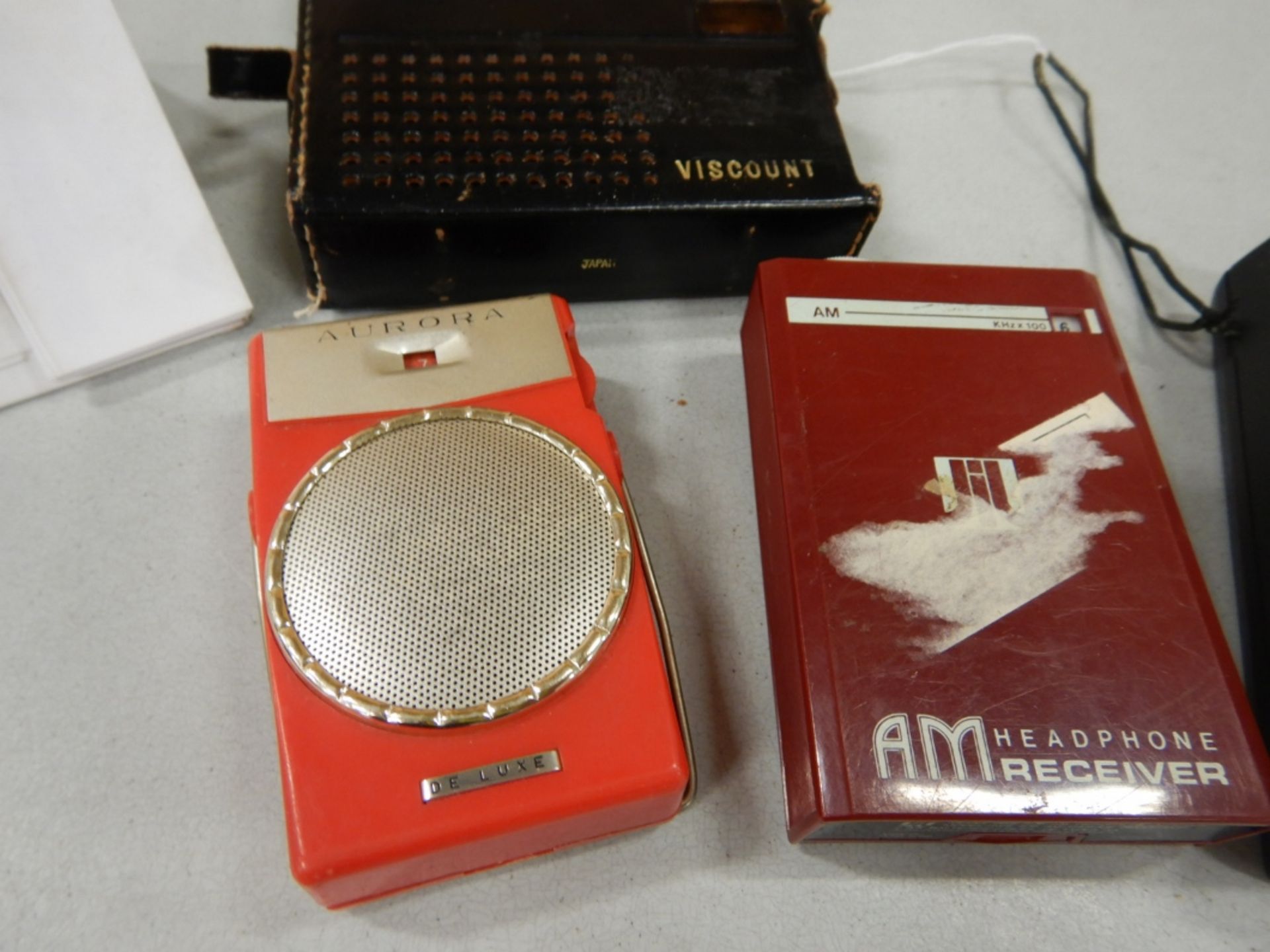 LOT OF 5 ASSORTED TRANSISTOR RADIOS - Image 3 of 4