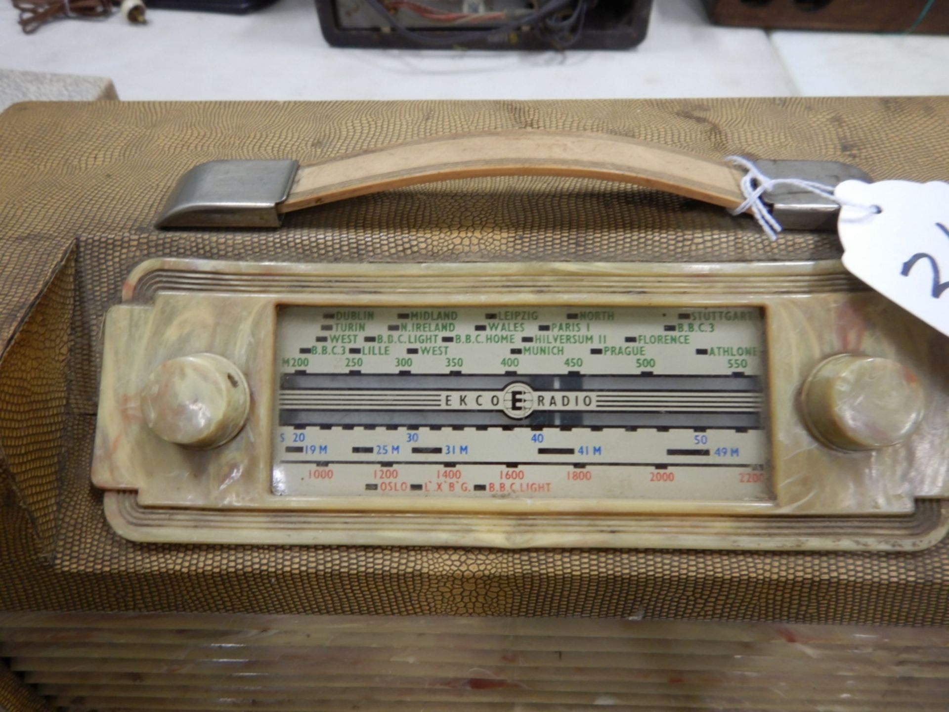 VINTAGE EKCO RADIO - MULTIPLE BAND - Image 2 of 3