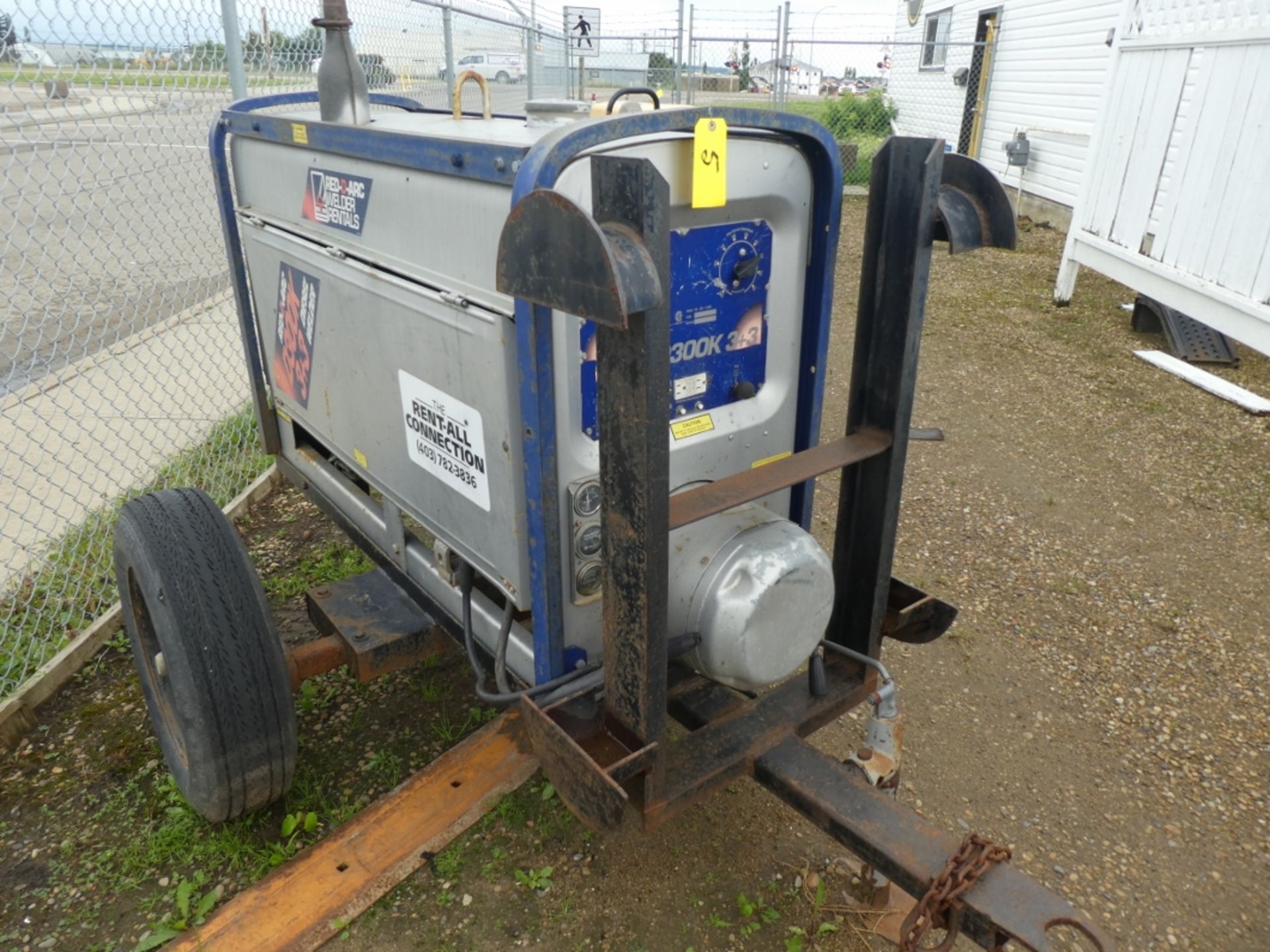 RED-D-ARC D300K 3+3 PORTABLE WELDER, MODEL RA-250-V1903, DIESEL, 3759 HRS SHOWING, S/N 7636AC - Image 2 of 3