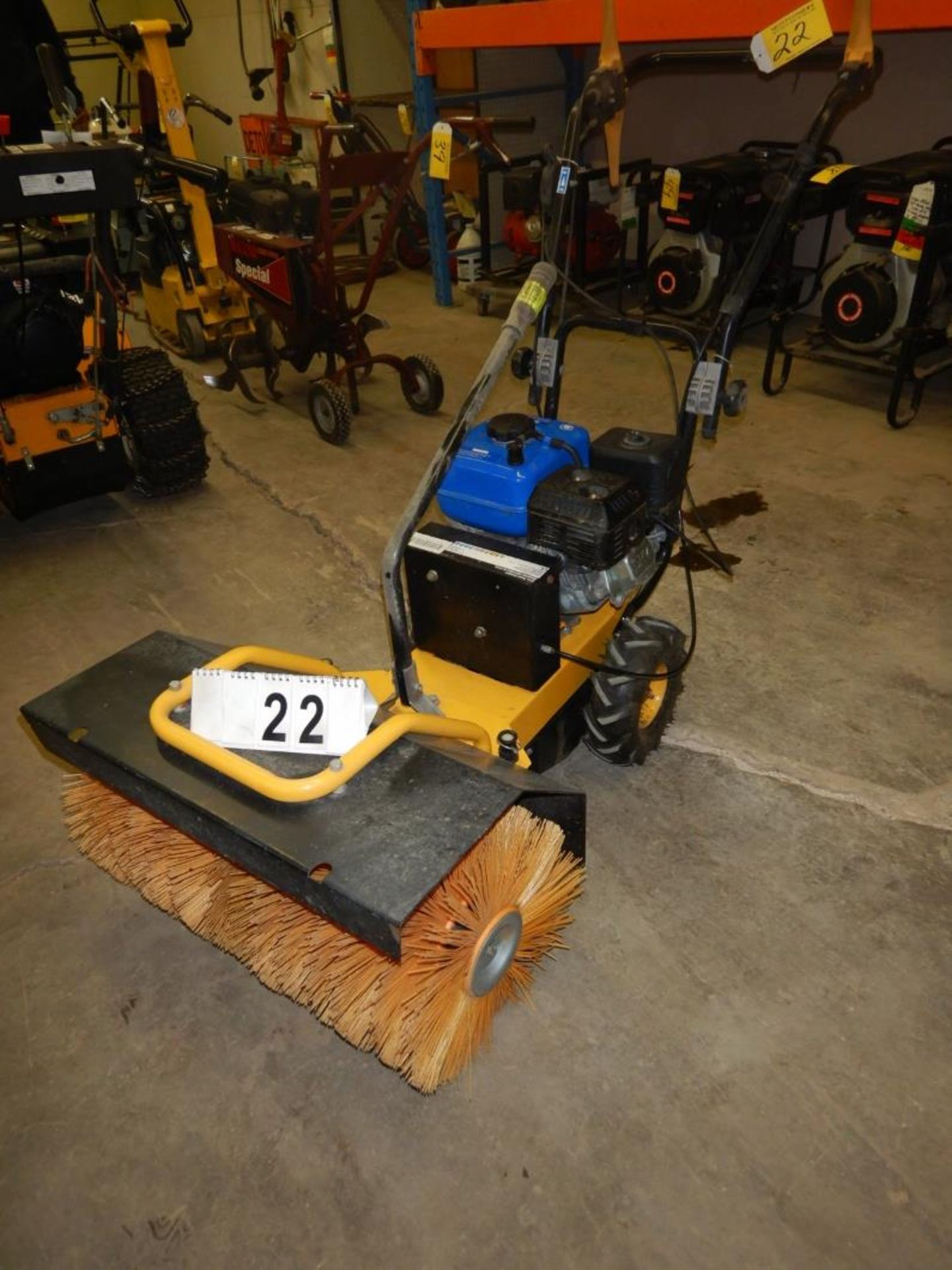 24INCH SP POWER SWEEPER/BROOM 196 CC GAS ENGINE S/N 8617409