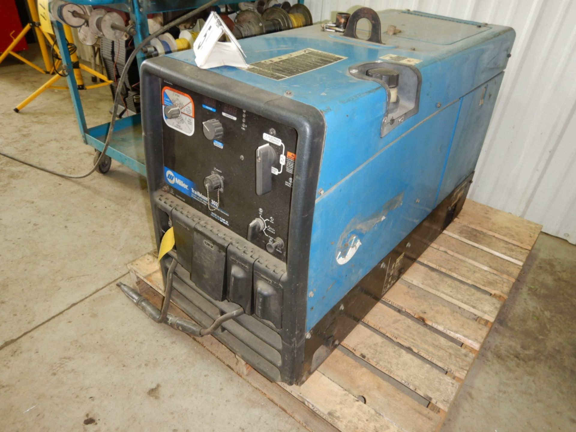 MILLER TRAILBLAZER 302 CC/CV/AC/DC WELDER, 10,000 WATT GENERATOR - PROFESSIONAL SERIES, DIESEL - Image 2 of 2