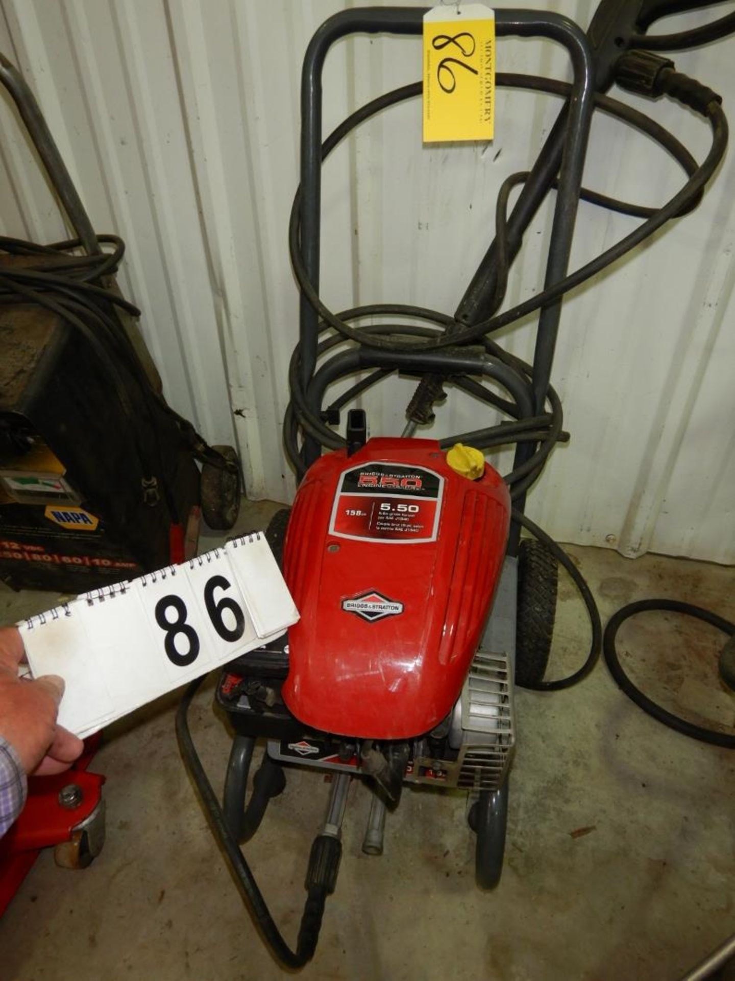 BRIGGS & STRATTON 2200 PSI PRESSURE WASHER W/ BRIGGS & STRATTON 5.50 HP ENGINE