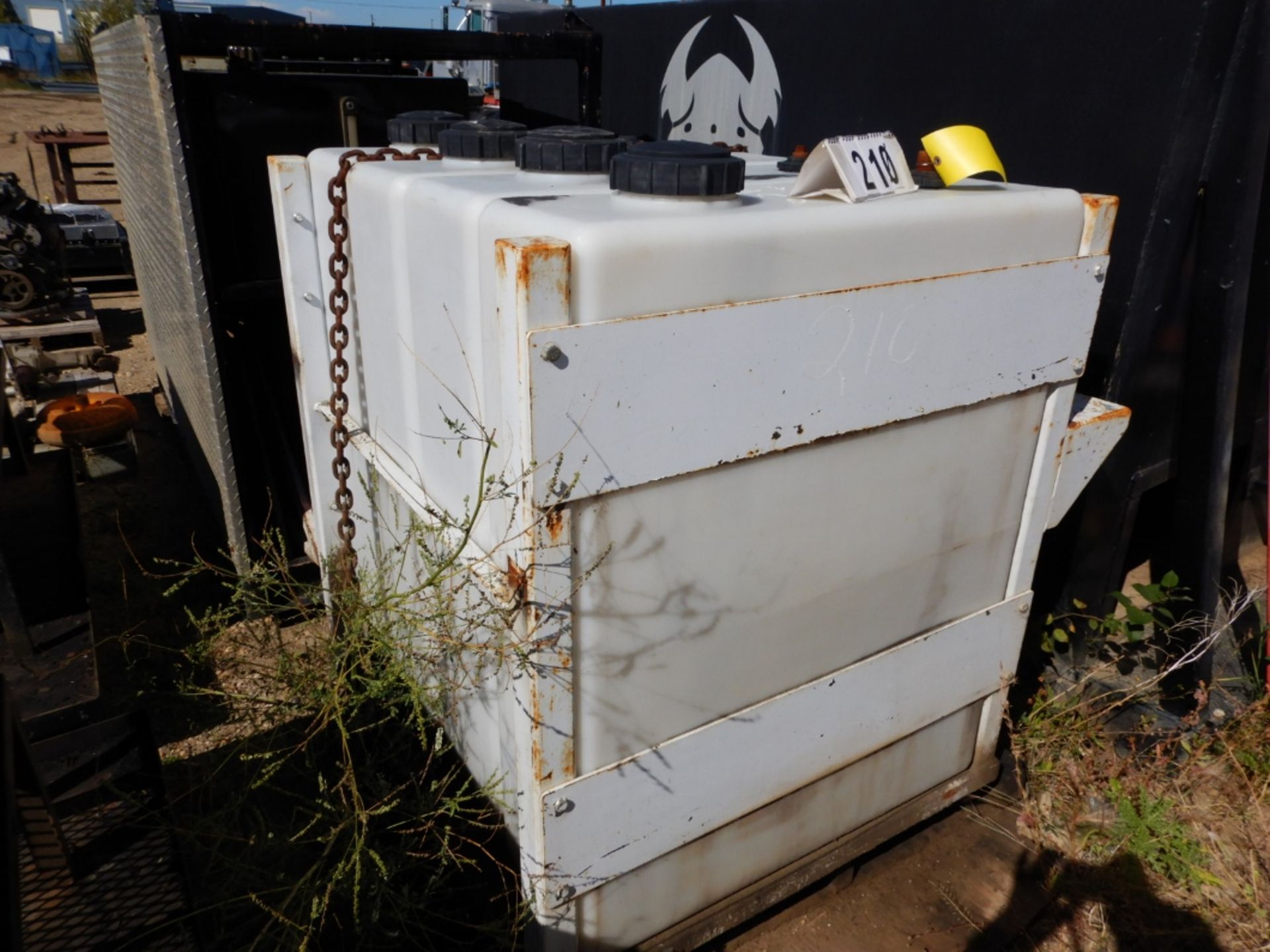 4-COMPARTMENT POLY TANK W/FILTER SYSYTEM & MANIFOLD IN STEEL FRAME WORK