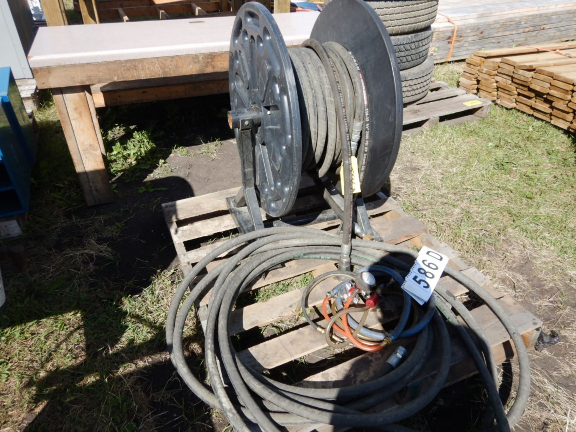 AEROQUIP HOSE REEL W/ 3/4" PSI WP HYDRAULIC HOSE - Image 2 of 3