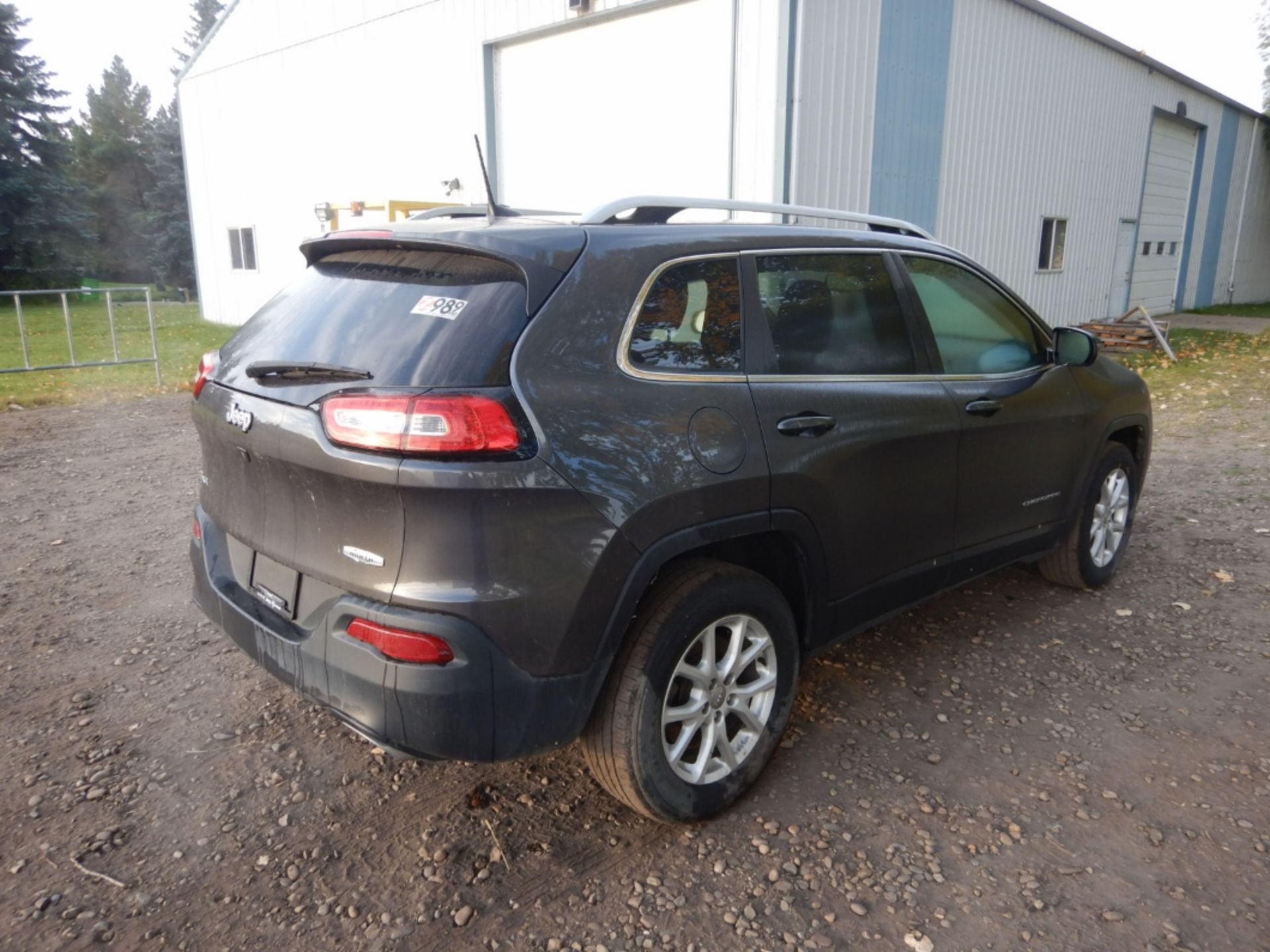 2016 JEEP CHEROKEE LATITUDE, 4X4, 53,656 KM SHOWING S/N 1C4PJMCS9GW225217 - Image 2 of 6