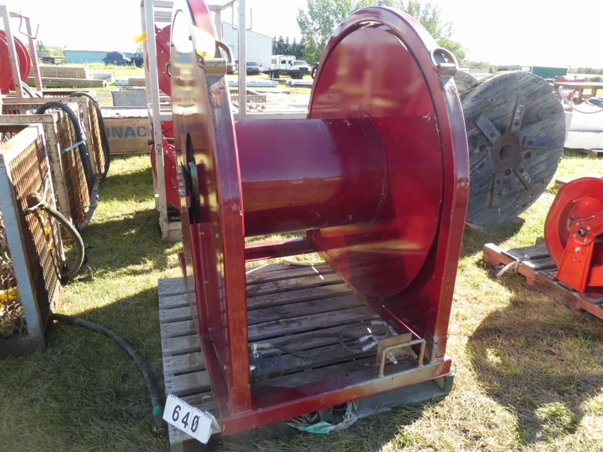 HOSE REEL DRUM W/ HYDRAULIC ORBIT MOTOR & CHAIN DRIVE - Image 2 of 6