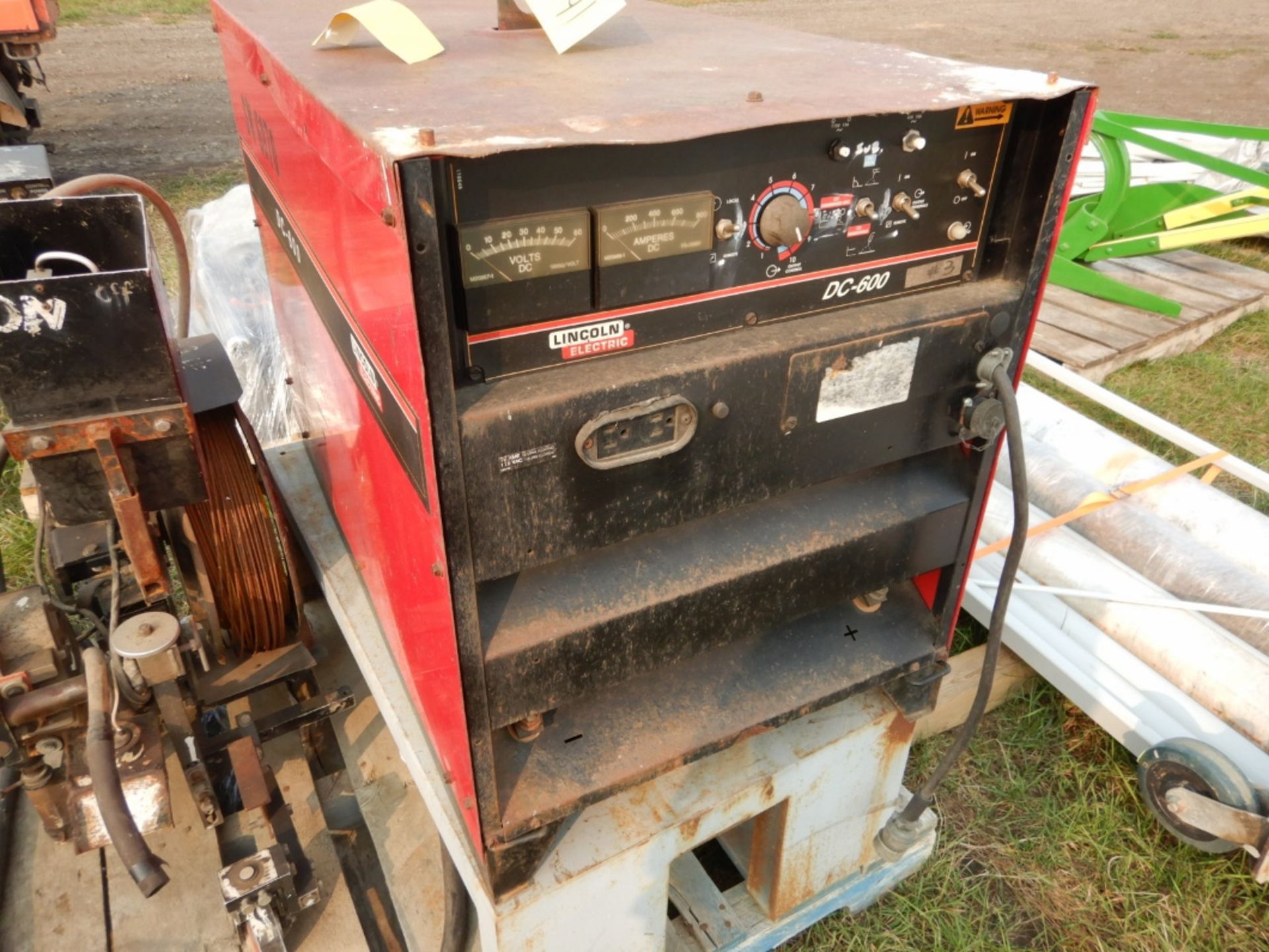 LINCOLN DC600 WELDER POWER SOURCE S/N U1070300647W/LINCOLN WELD LT-7 TRACTOR WIRE FEEDER, 3ph - Image 3 of 6