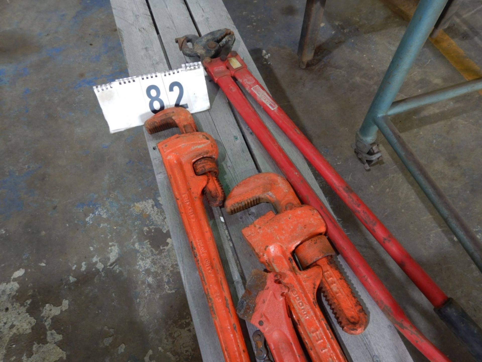 HIT 36" PIPE WRENCH, RIDGID 24" PIPE WRENCH, RIDGID 2 1/2" CHAIN WRENCH, 1-CHAIN REPAIR TOOL - Image 2 of 2