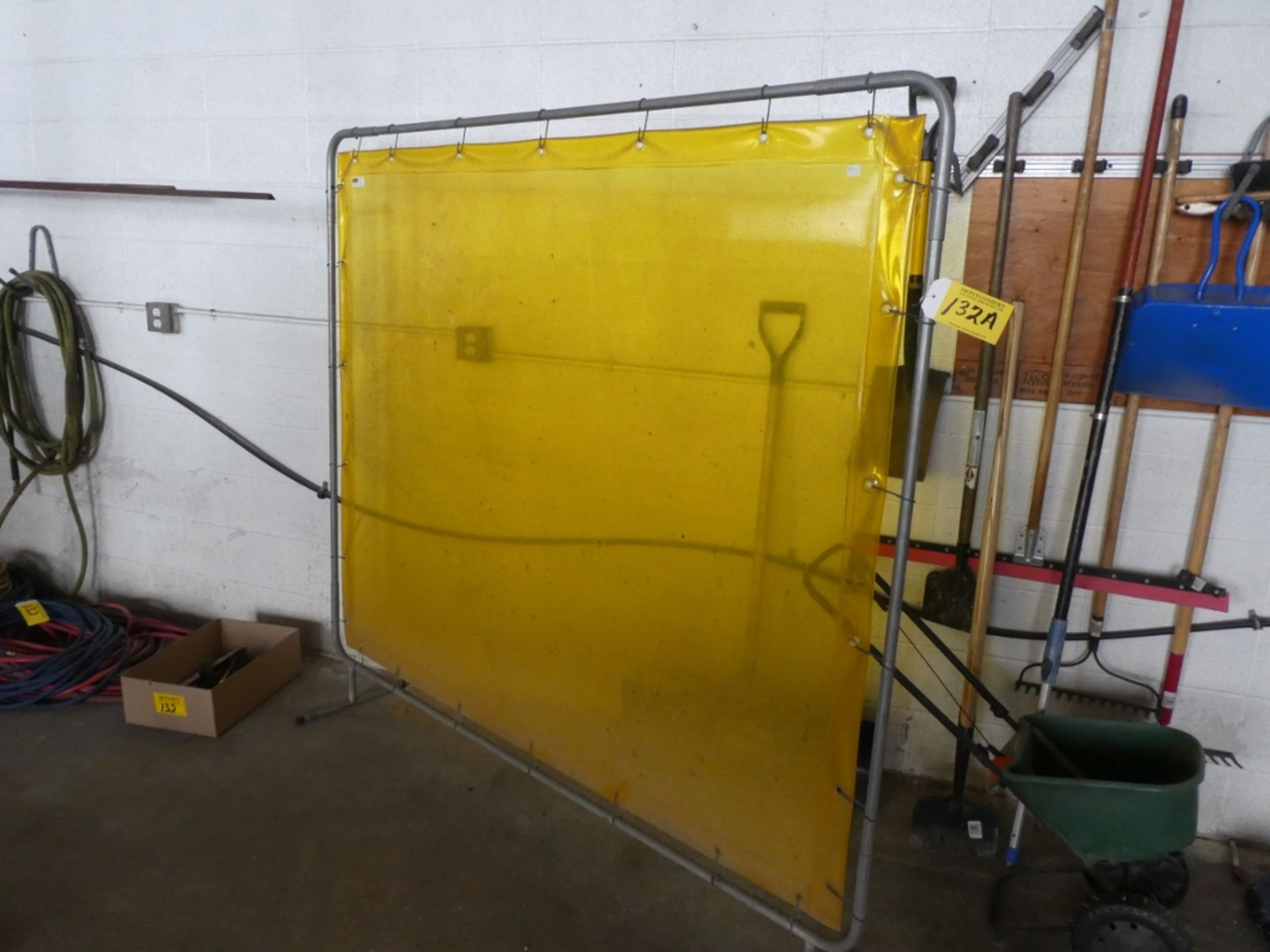 AGO INDUSTRIAL WELDING SCREEN