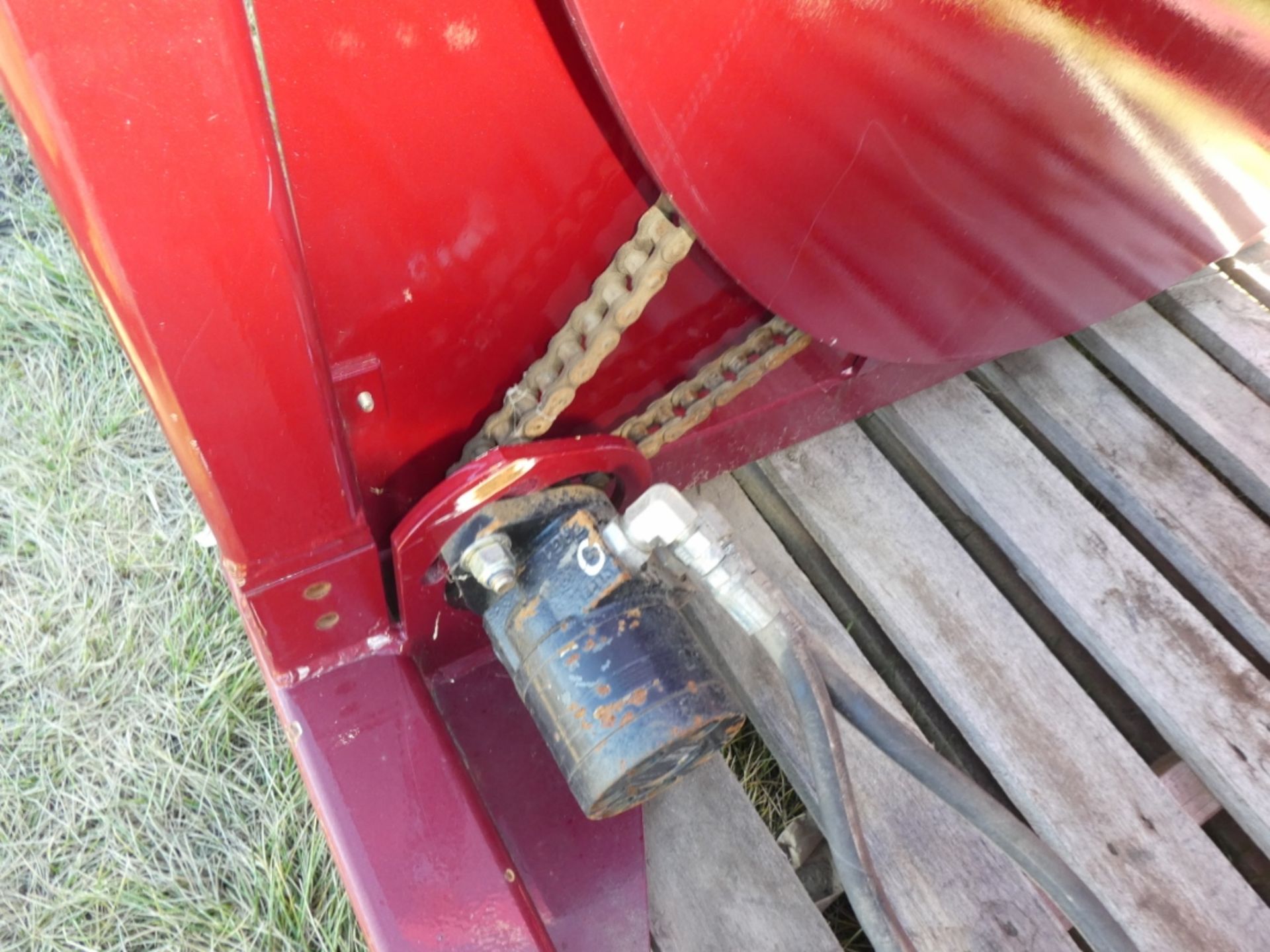 HOSE REEL DRUM W/ HYDRAULIC ORBIT MOTOR & CHAIN DRIVE - Image 5 of 6