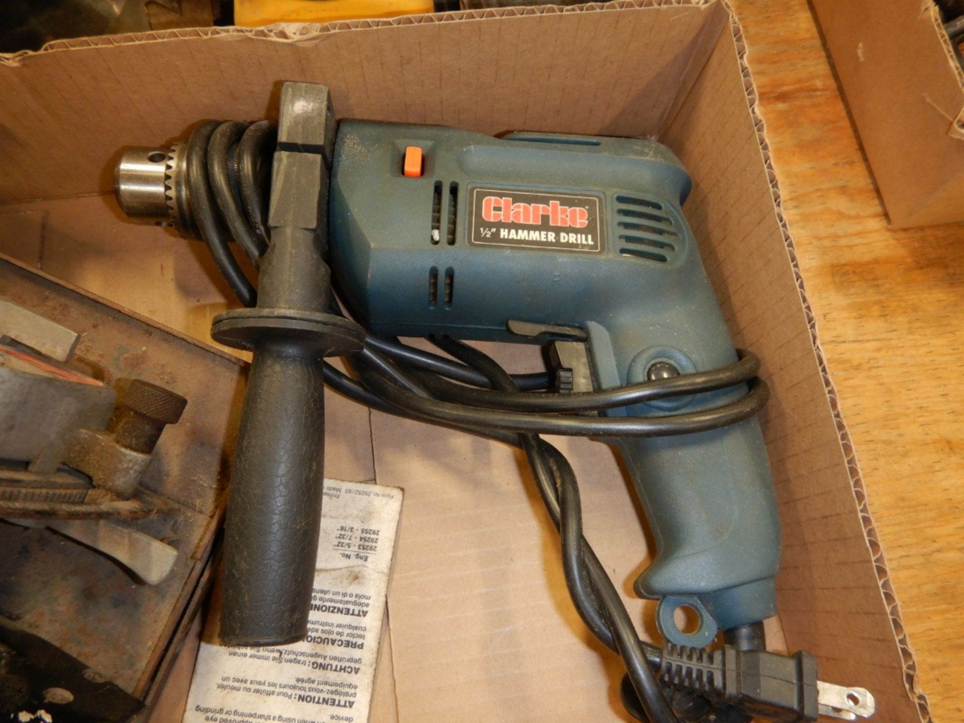 4" PANEL TRIM CIRCULAR SAW, WEN 12V CHAIN SAW SHARPENER, CLARKE 1/2" HAMMER DRILL - Image 2 of 4