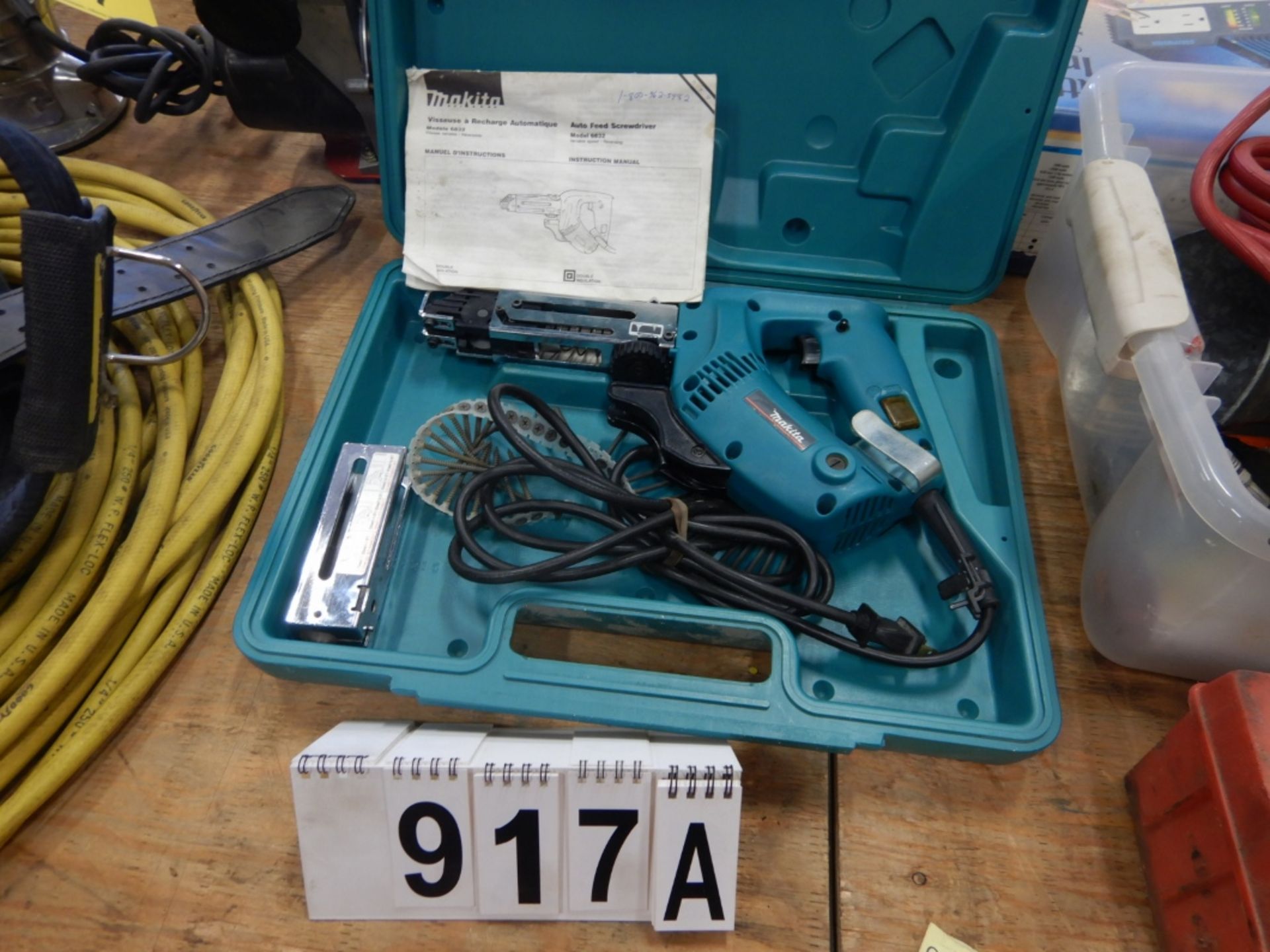 MAKITA COLLATED SCREW GUN