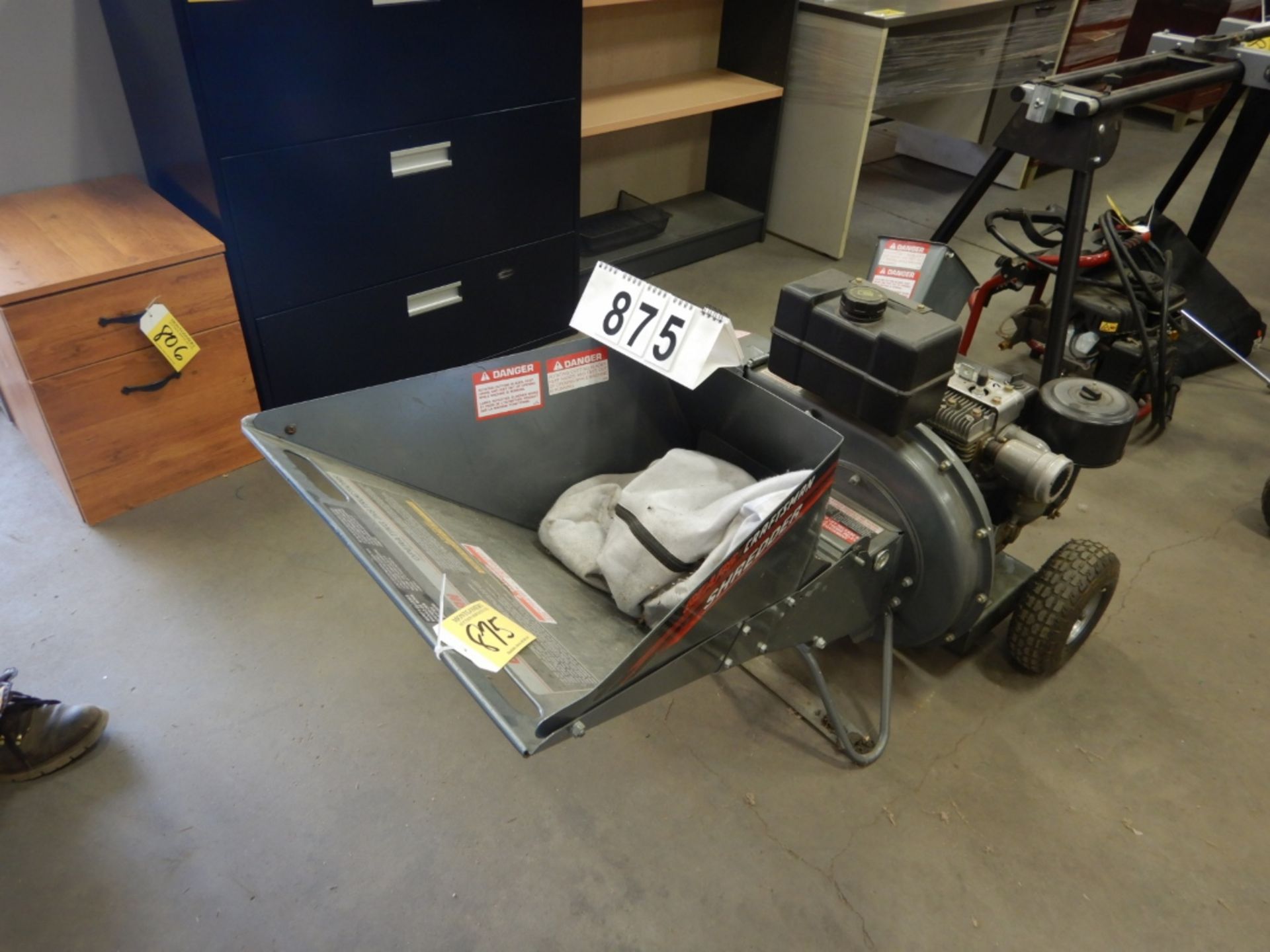 CRAFTSMAN CHIPPER/SHREDDER W/ 8HP B&S ENGINE - Image 2 of 3