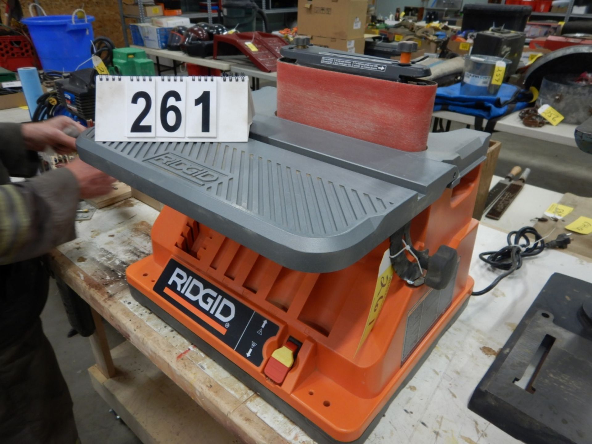 RIDGID EB44242 4" OSCILATING EDGE BELT/SPINDLE SANDER W/EXTRA SPINDLE SLEEVES