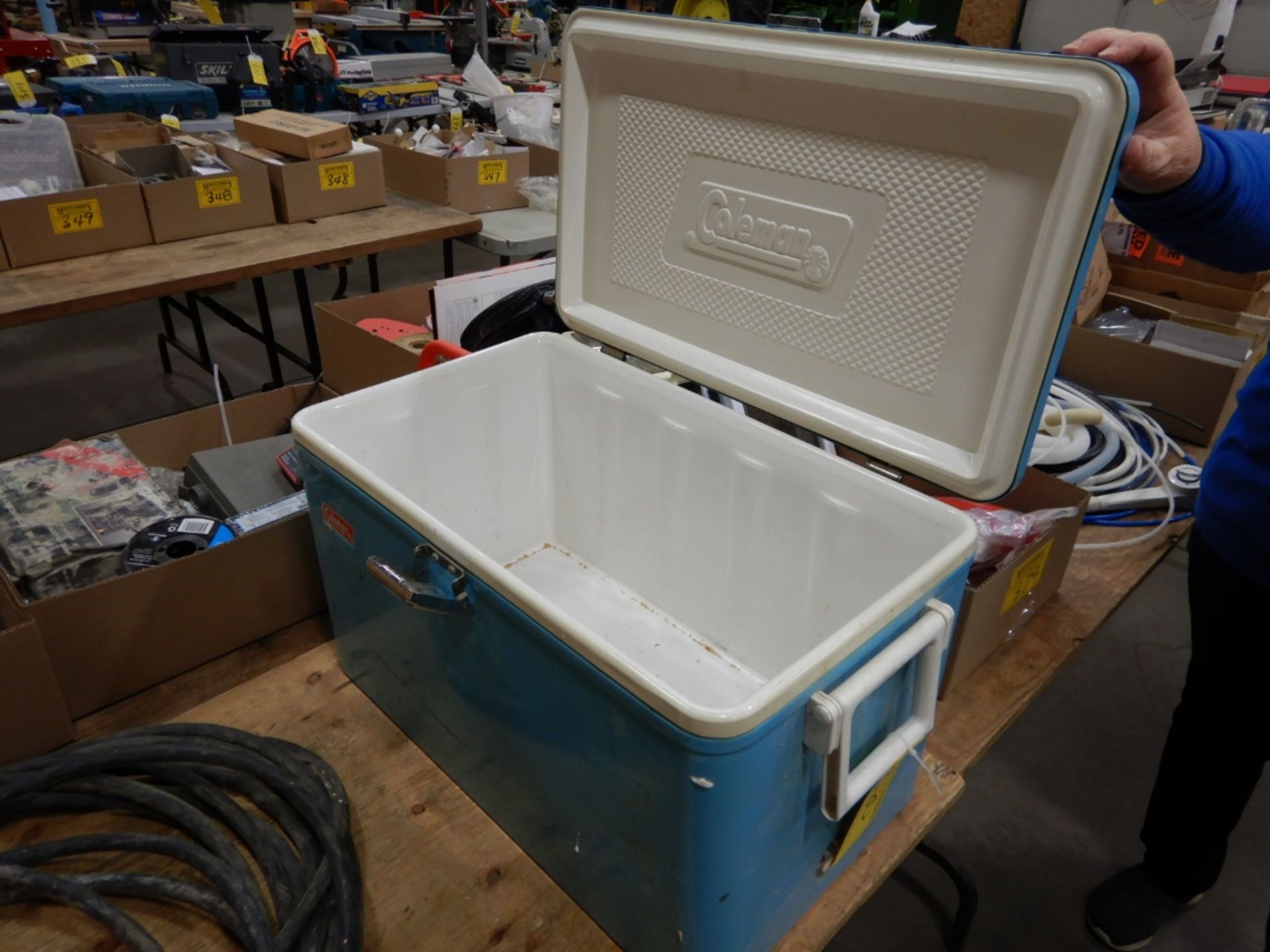 COLEMAN PICNIC COOLER - Image 2 of 2