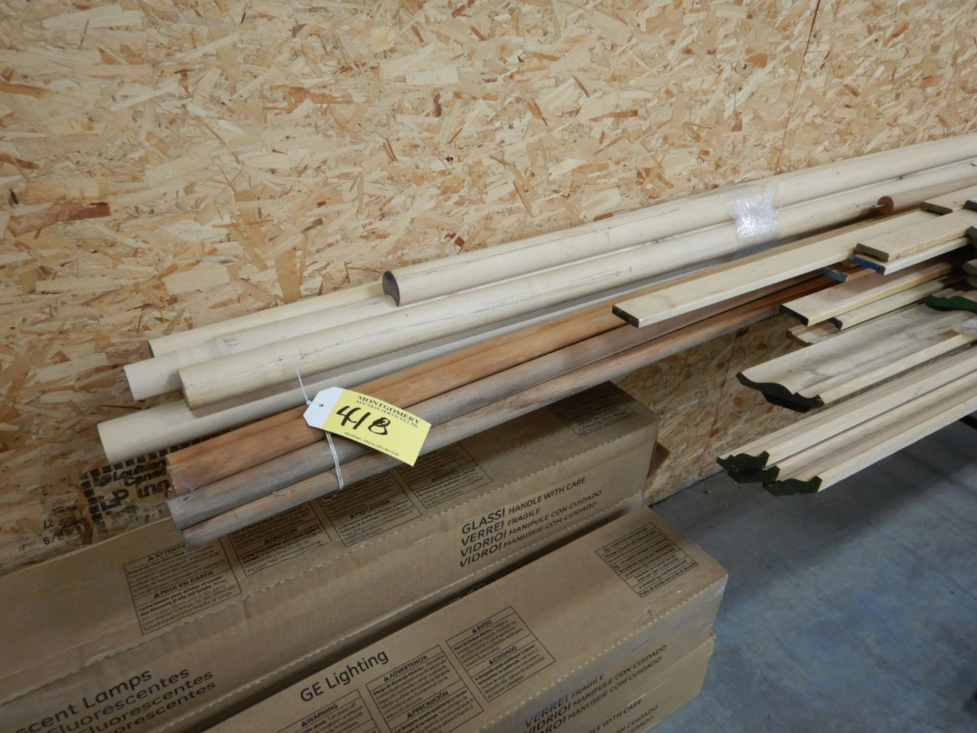 L/O OAK HARDWOOD MOULDINGS & TRIM, ROUND WOOD DOWLING, ETC - Image 2 of 3