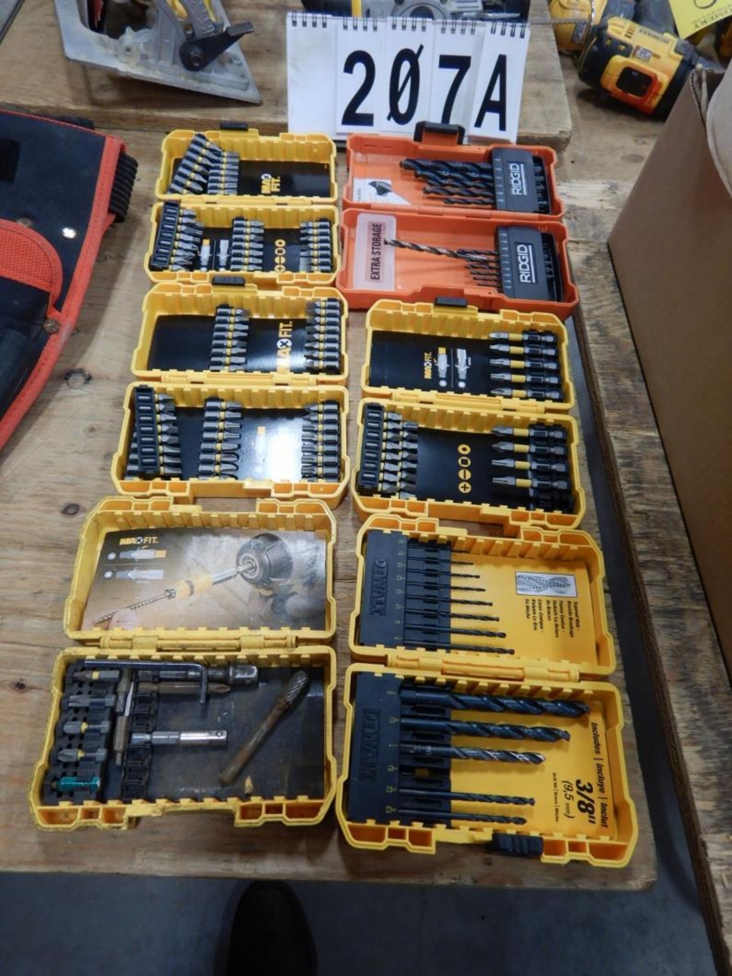 L/O ASSORTED DEWALT & RIDGID SCREW DRIVER BITS, DRILL BITS, ETC