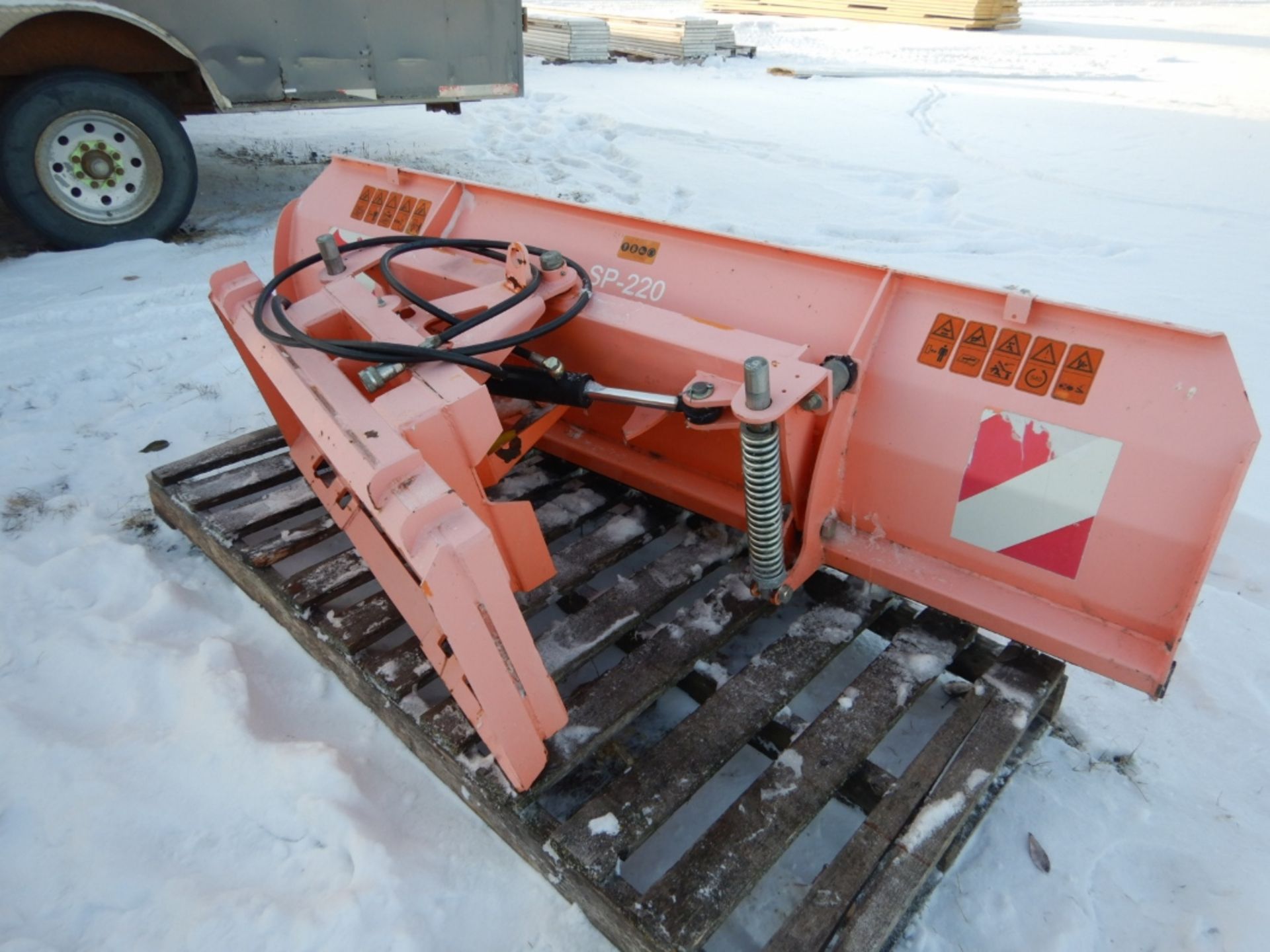 SP20 SNOW BLADE TO FIT SKID STEER W/HYDRAULICS 87" BLADE - Image 3 of 3