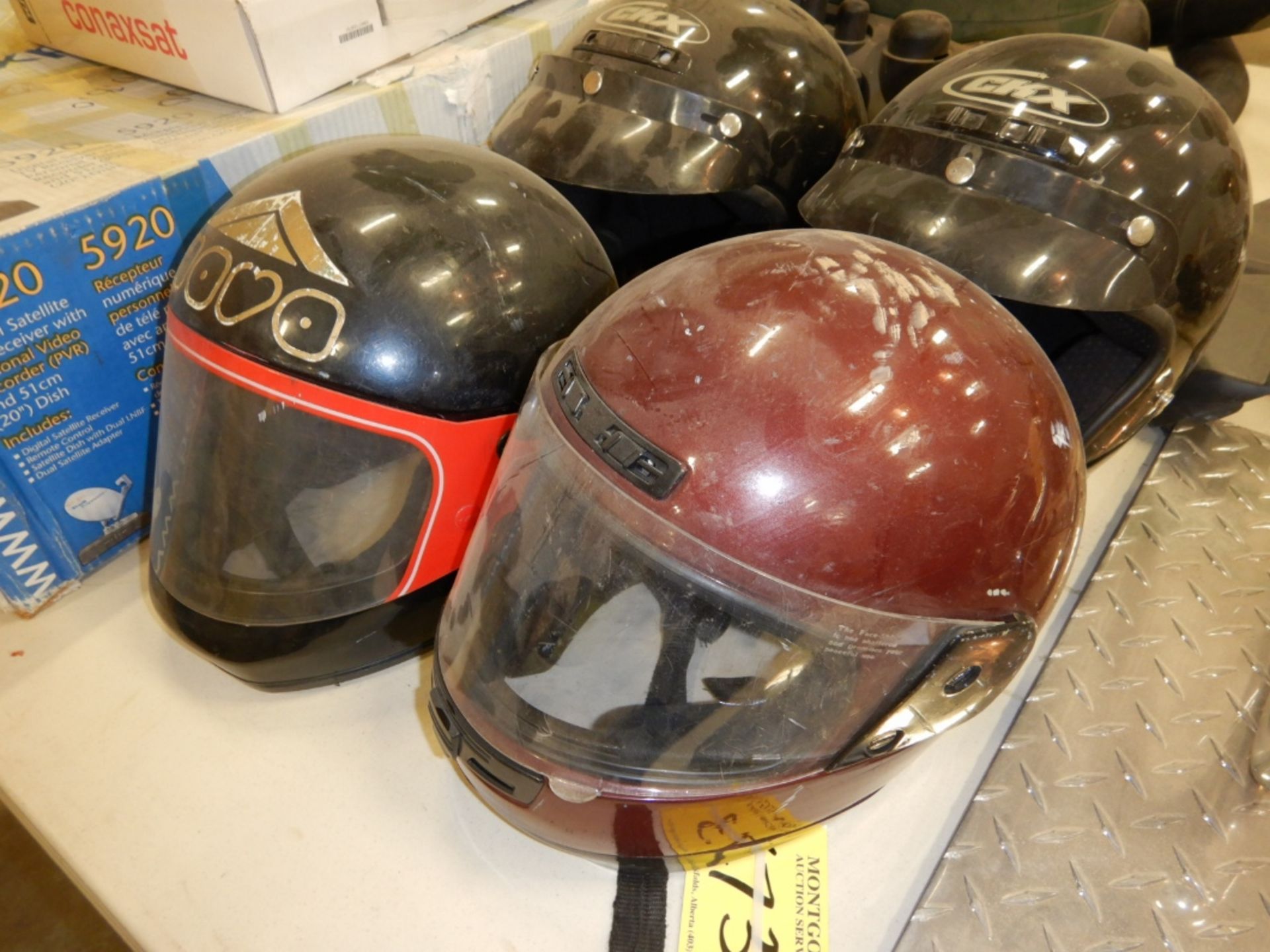 4-MOTORCYCLE CRASH HELMETS, MOTORCYCLE CHECKER WHEEL TIE DOWN PLATE, HARLEY MOTORCYCLE SEAT& FOOT - Image 3 of 3