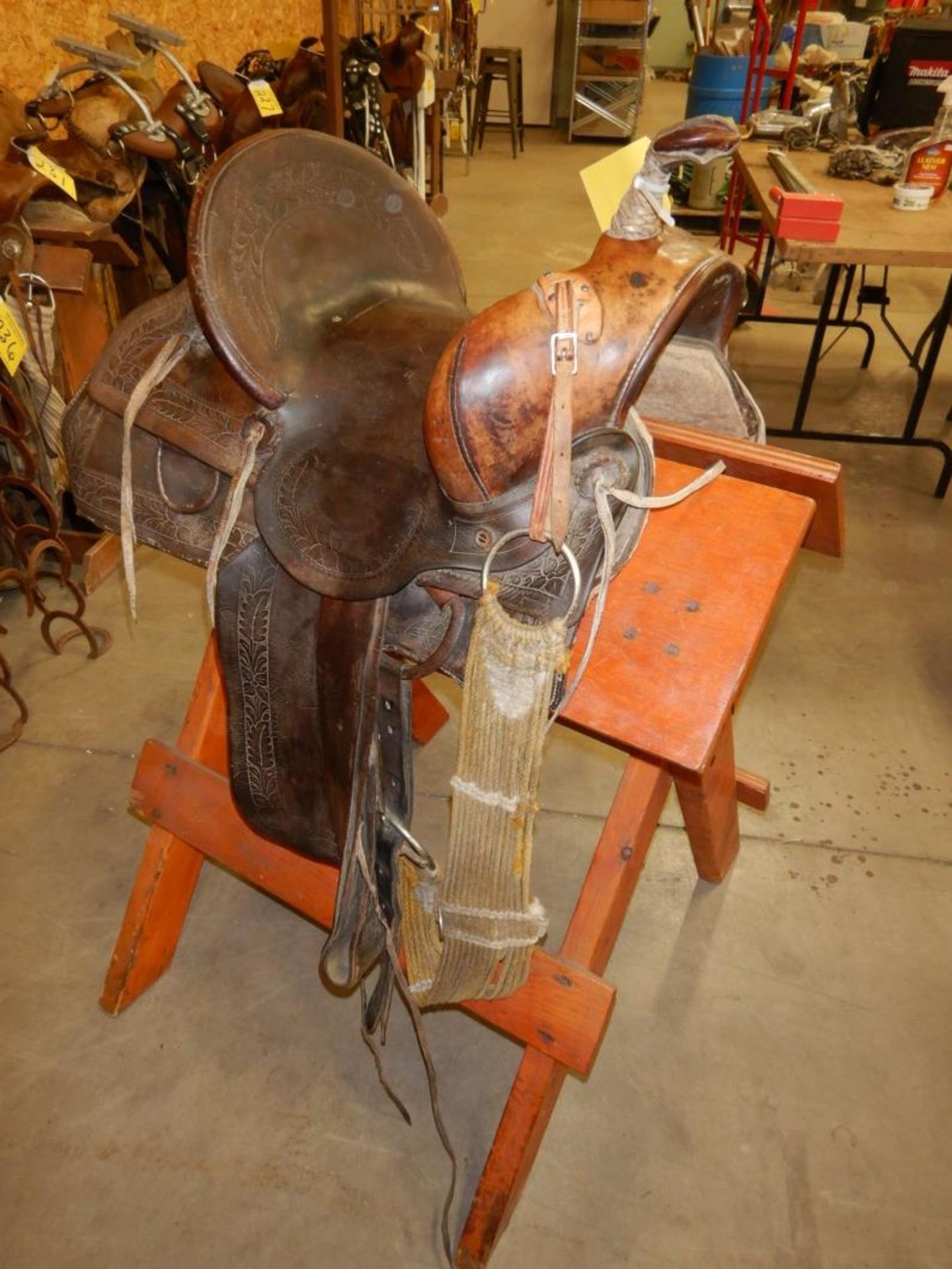 VINTAGE 14" WESTERN STOCK SADDLE, DBL RIG, RAWHIDE TREE, 15" FORKS, 6" CANTLE, RAWHIDE COVERED