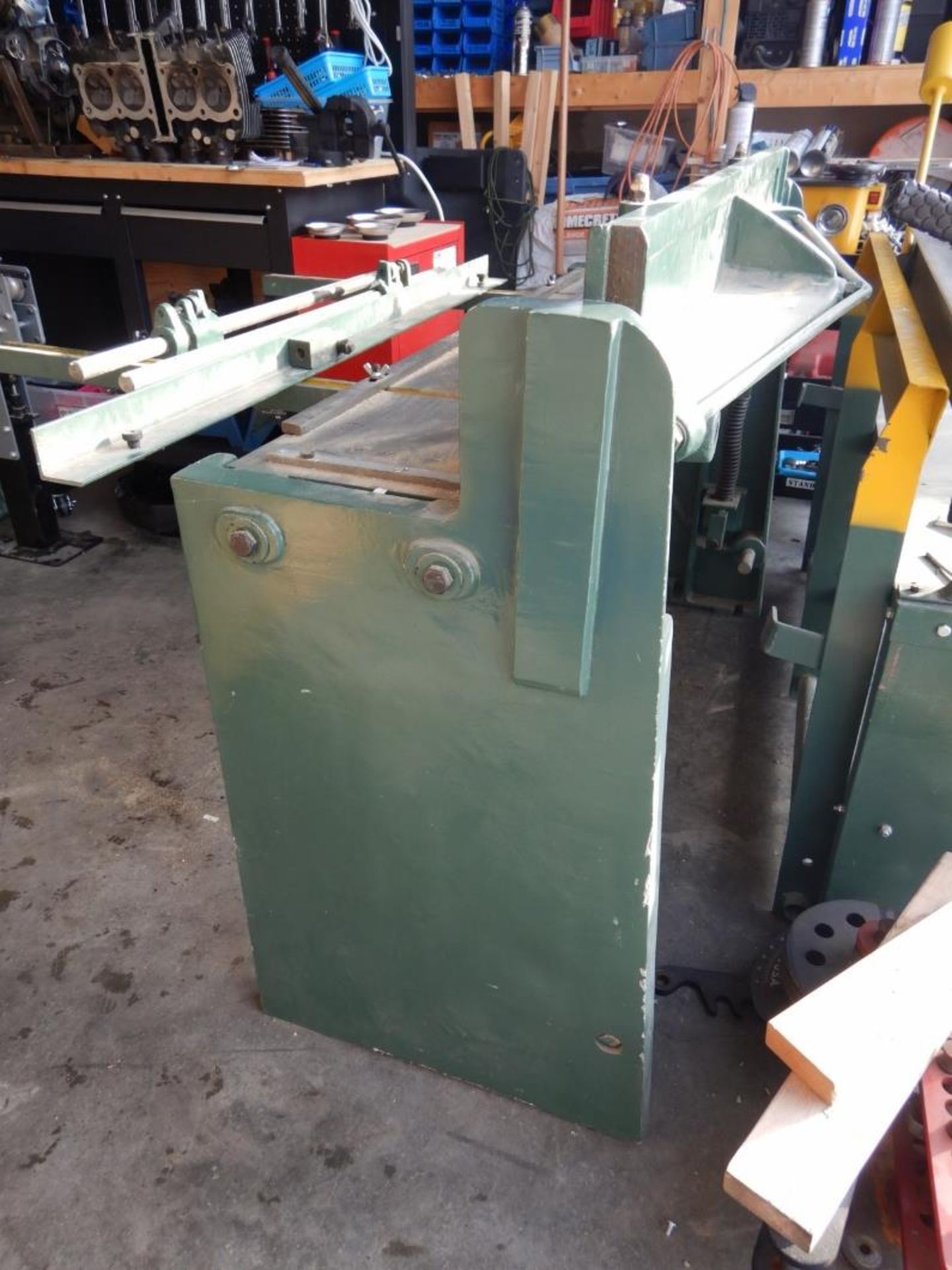 BUSY BEE PRECISION FOOT SHEAR, 52"X16 GA S/N 111117, USED ONCE. LOCATED @ MORNINGSIDE. TO VIEW - Bild 3 aus 3