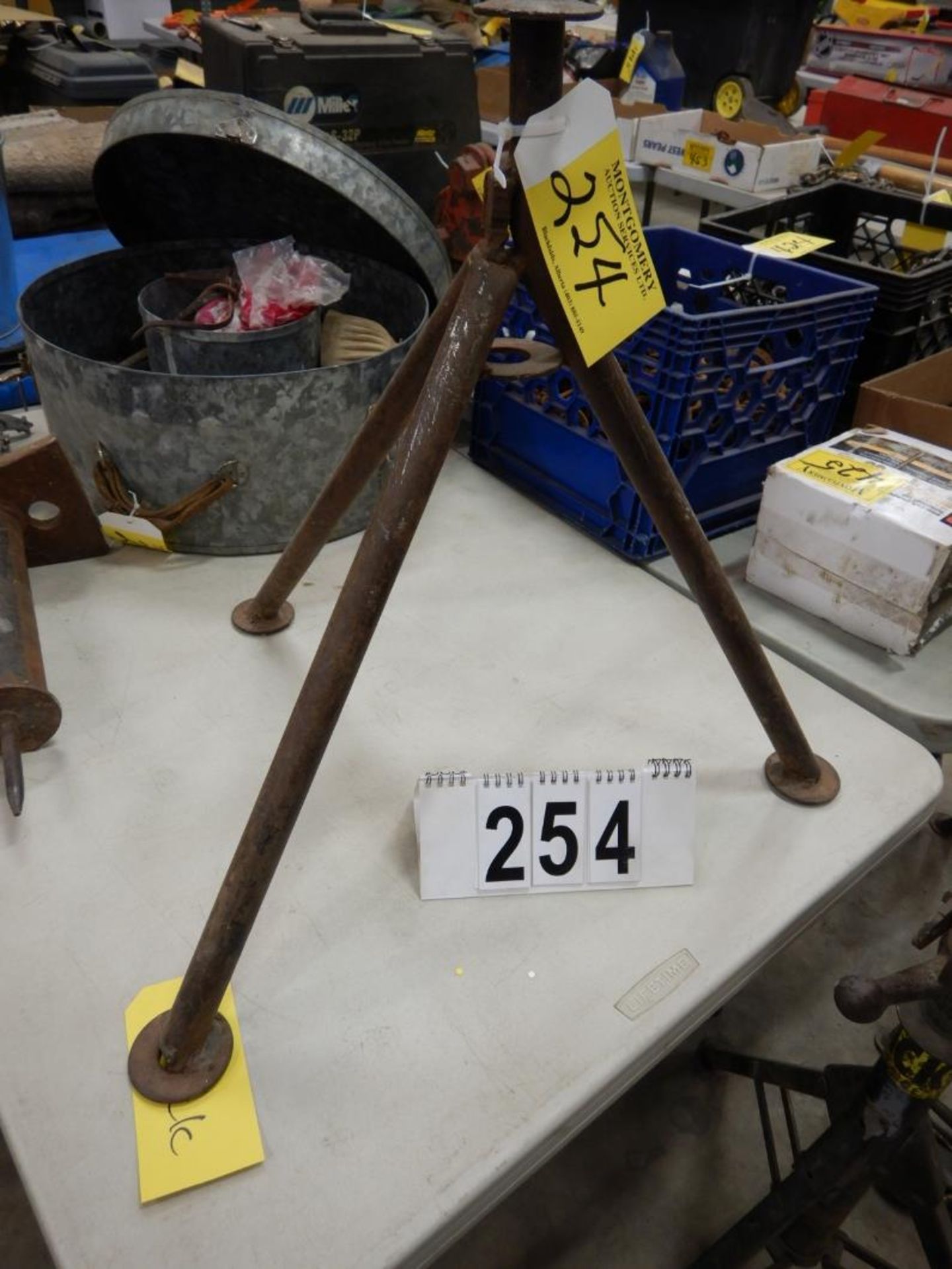 FARRIERS SHOEING ANVIL, FARRIERS SHOEING STAND - Image 2 of 3