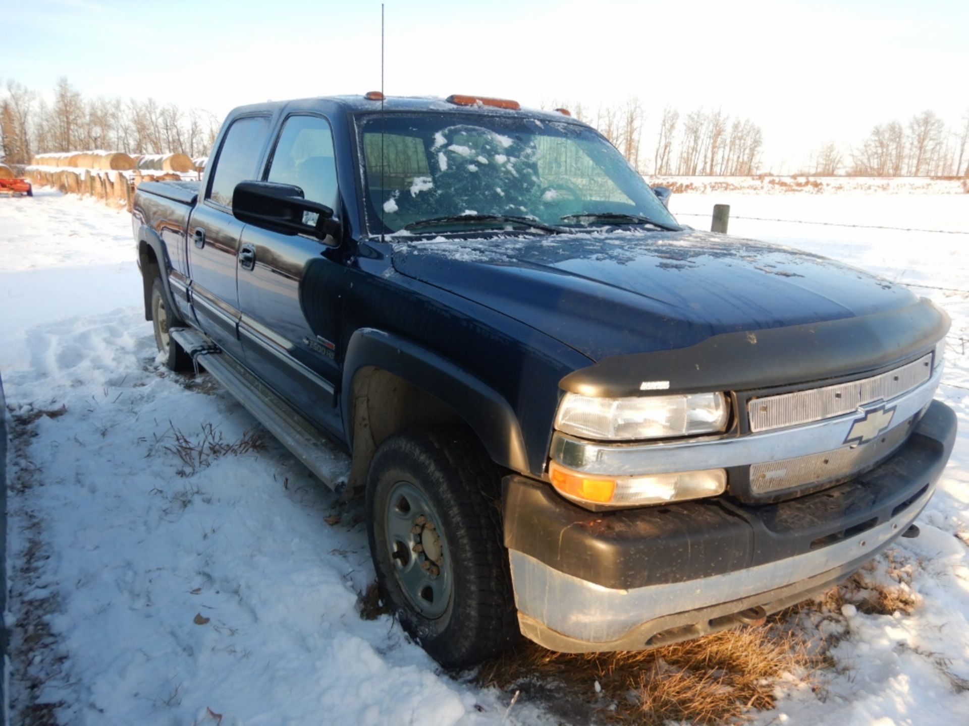 2001 SILVERADO LS CREW CAB 4X4 PICKUP W/DURAMAX, AUTOMATIC, SB, TONNEAU COVERS/N