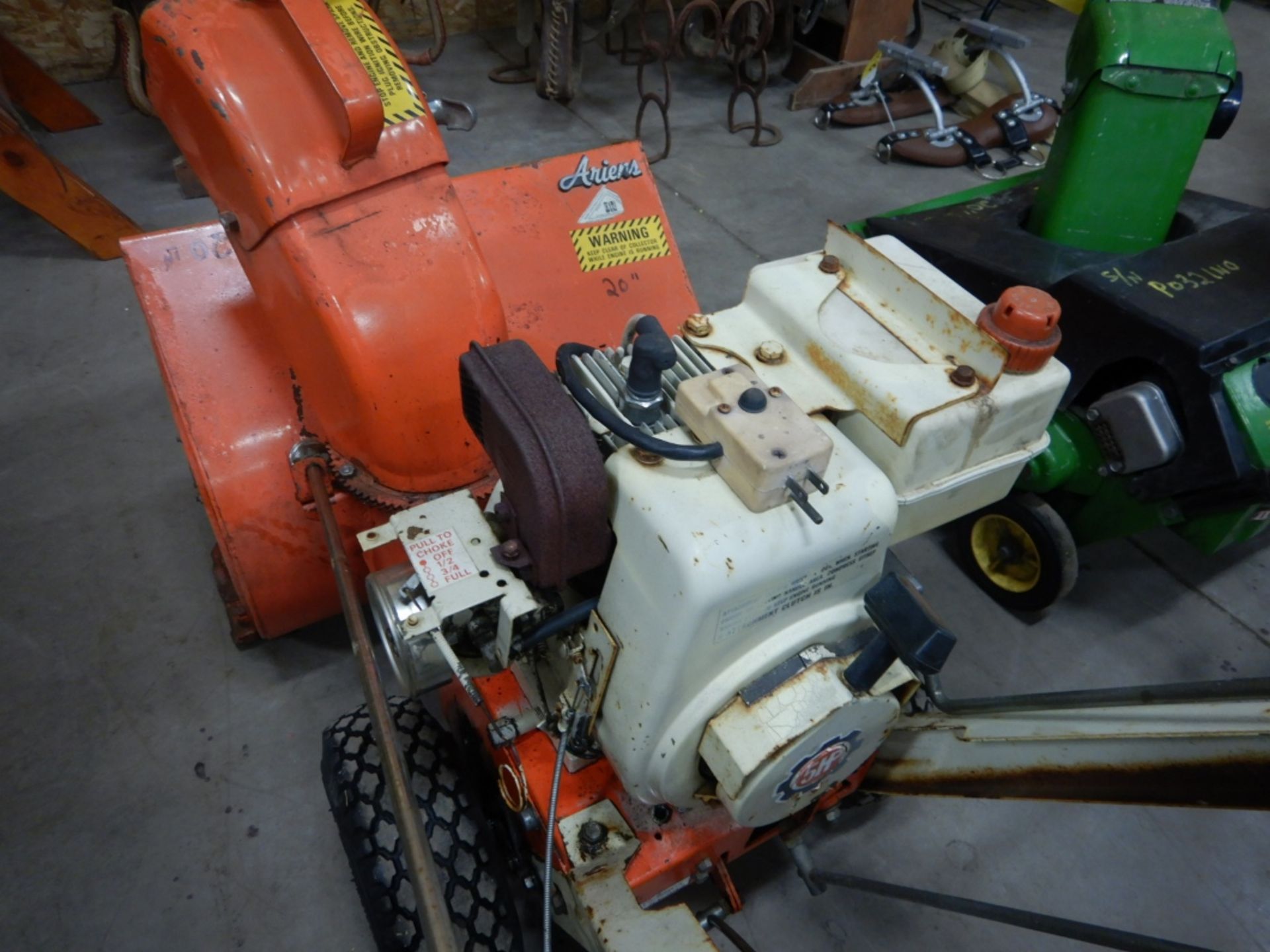 ARIENS 20" SNOW BLOWER W/ELECTRIC START S/N 001610922030 - Image 4 of 5