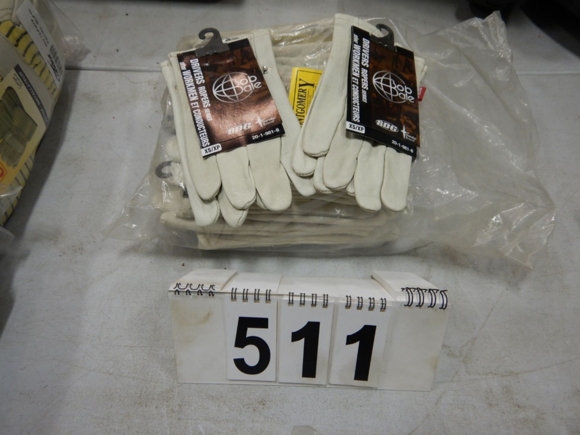L/O BOB DALE DRIVERS ROPERS SERIED GLOVES, SIZE XS