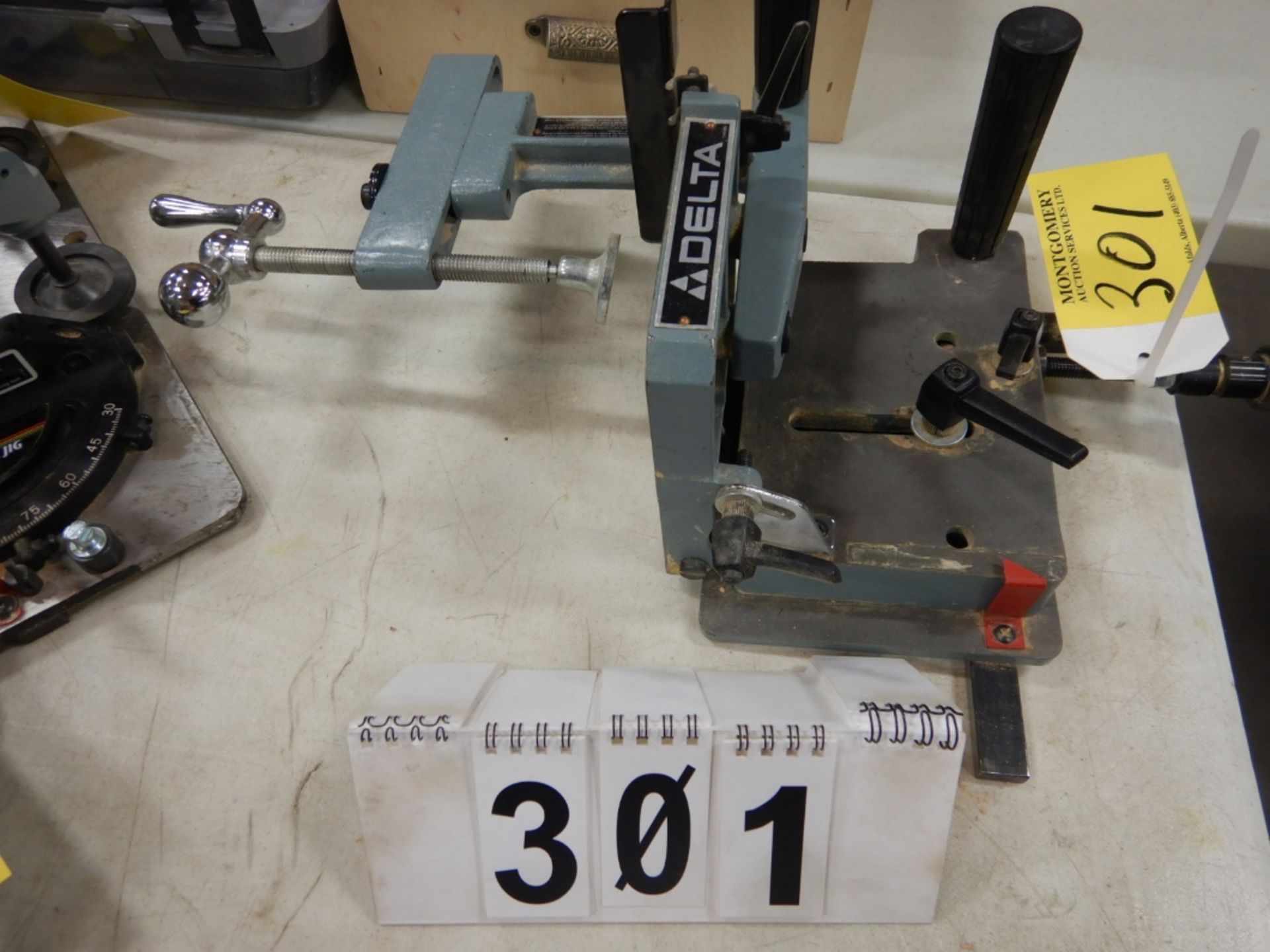 DELTA CLAMPING JIG FOR TABLE SAW