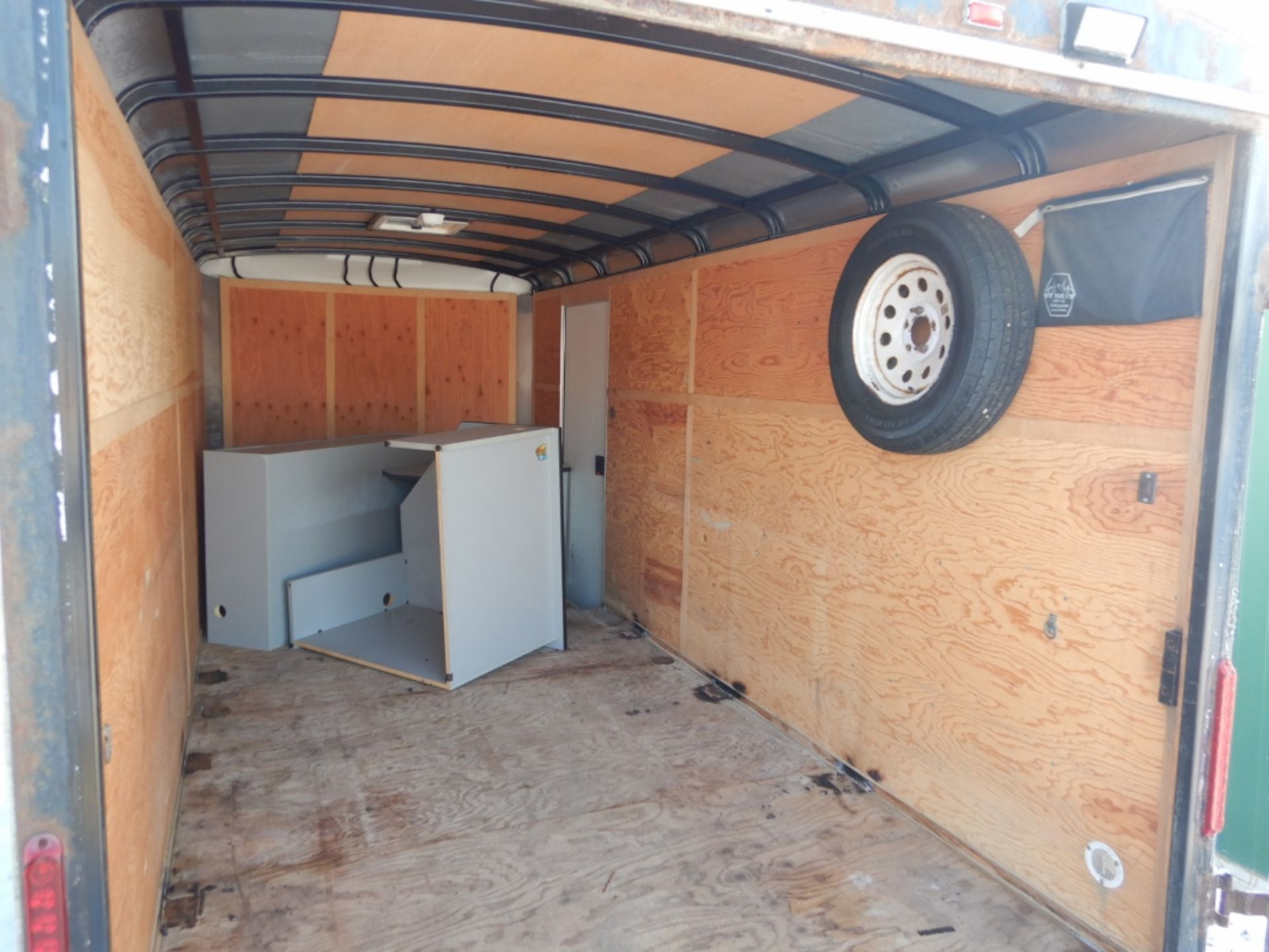 2009 INTERSTATE 16FT T/A ENCLOSED TRAILER W/MAN DOOR, REAR BARN DOORS, MODEL 1716TA2, S/N - Image 7 of 7