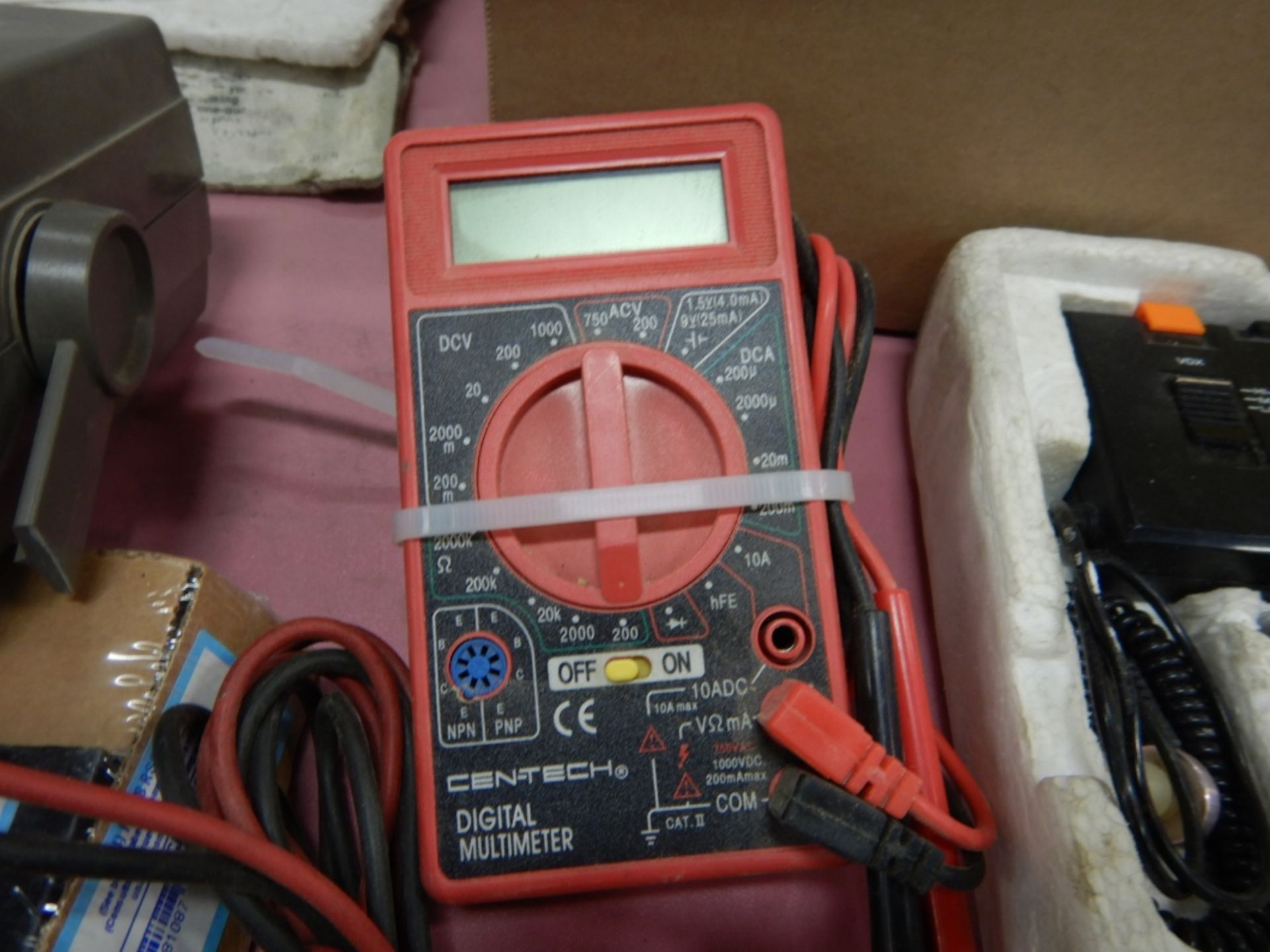 MICRONIC AUTO RANGE DIGITAL MULTI METER, CENTEC DIGITAL MULTI METER, REALISTIC VOICE ACTUATED - Image 3 of 5