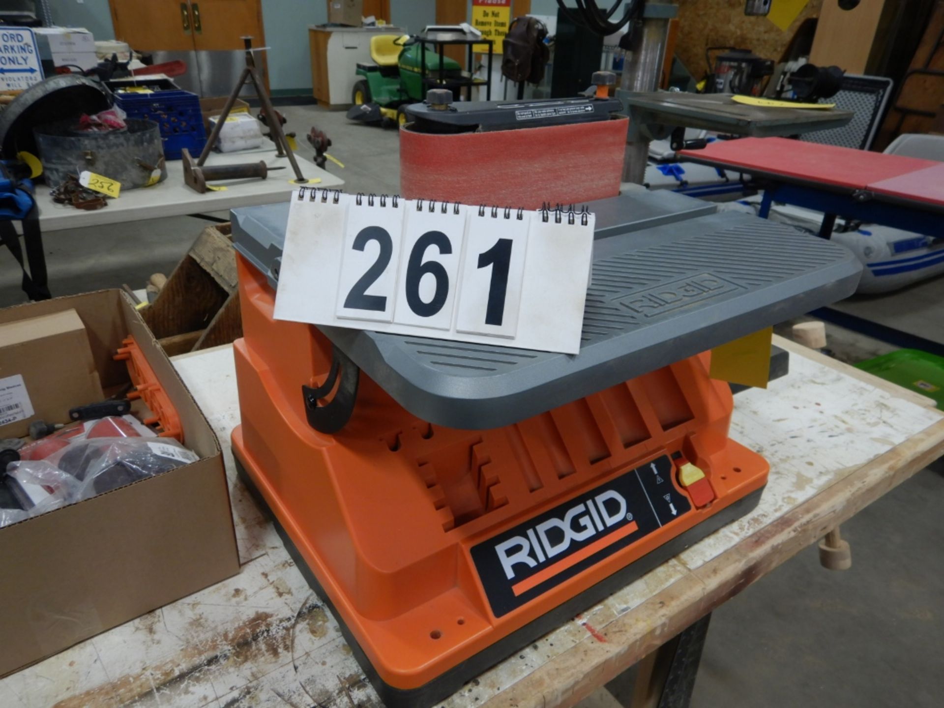 RIDGID EB44242 4" OSCILATING EDGE BELT/SPINDLE SANDER W/EXTRA SPINDLE SLEEVES - Image 2 of 5