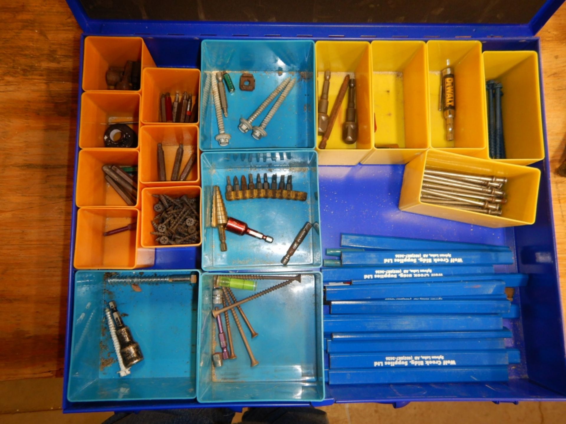 HARDWARE ORGANIZING TRAY W/AIR FITTINGS, SCREW DRIVER BITS, ETC, METAL HARDWARE TRAY W/CARPENTERS - Image 8 of 8