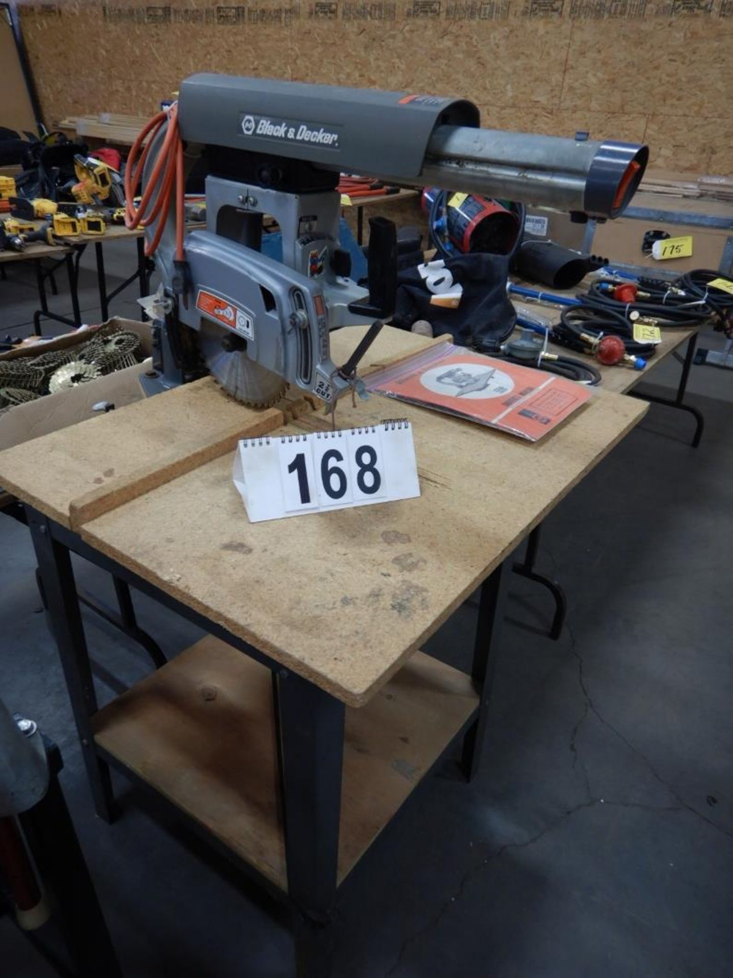 B&D 7700 RADIAL ARM SAW W/EXTRA BLADES & MANUAL