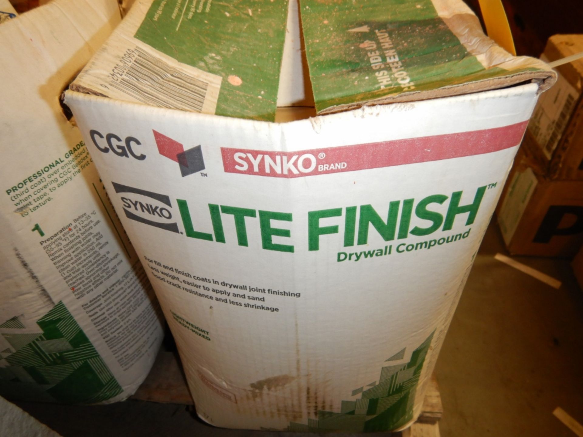 9-CASES SYNKO LIGHT FINISH DRYWALL COMPOUND, 1-BAG READY TO GO CONCRETE MIX - Image 2 of 3