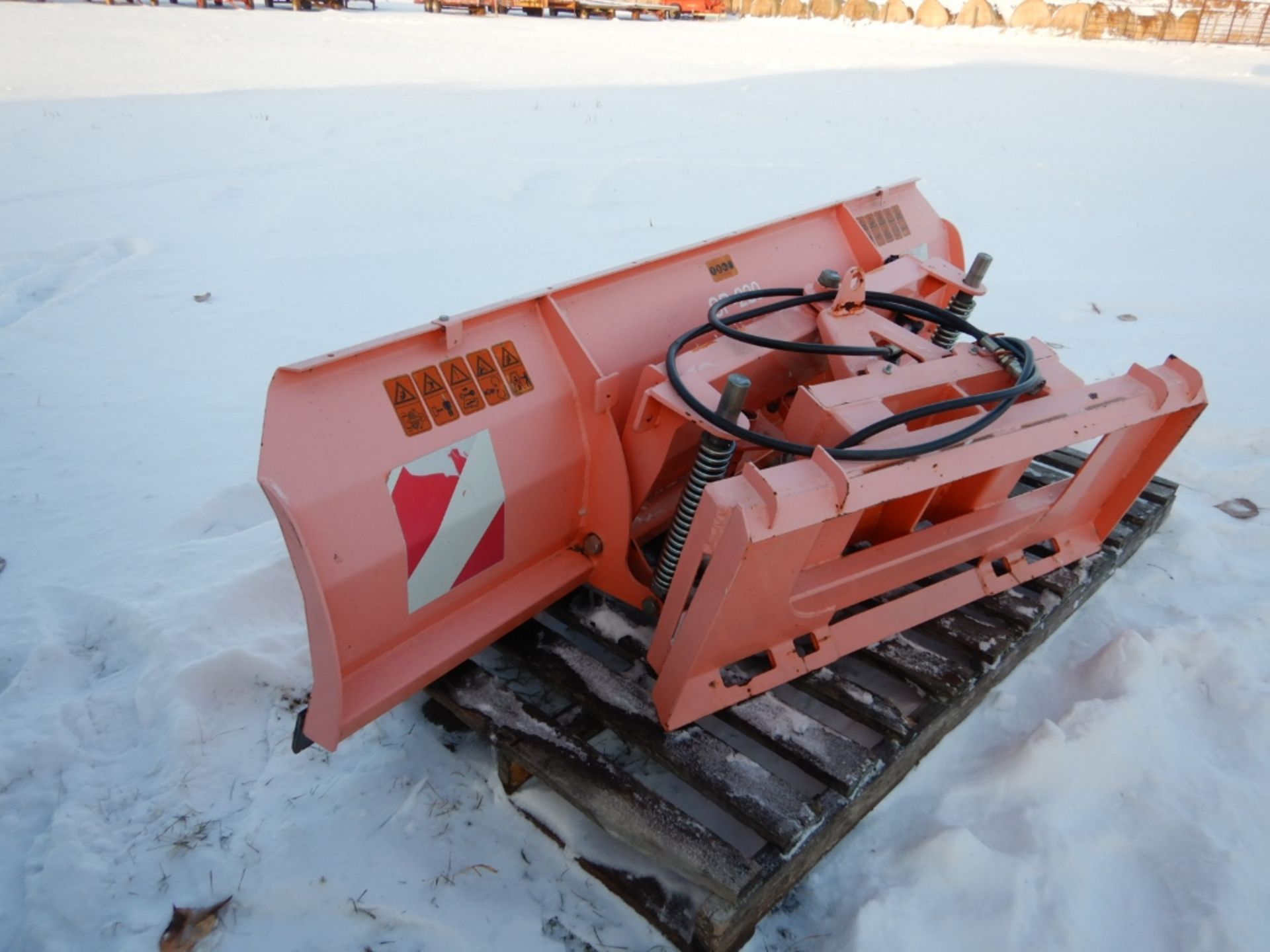 SP20 SNOW BLADE TO FIT SKID STEER W/HYDRAULICS 87" BLADE - Image 2 of 3