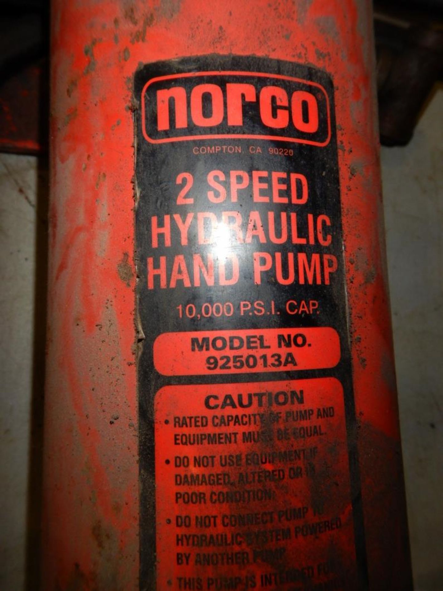 NORCO 2 SPD HYDRAULIC HAND PUMP, 10,000 PSI - Image 2 of 2