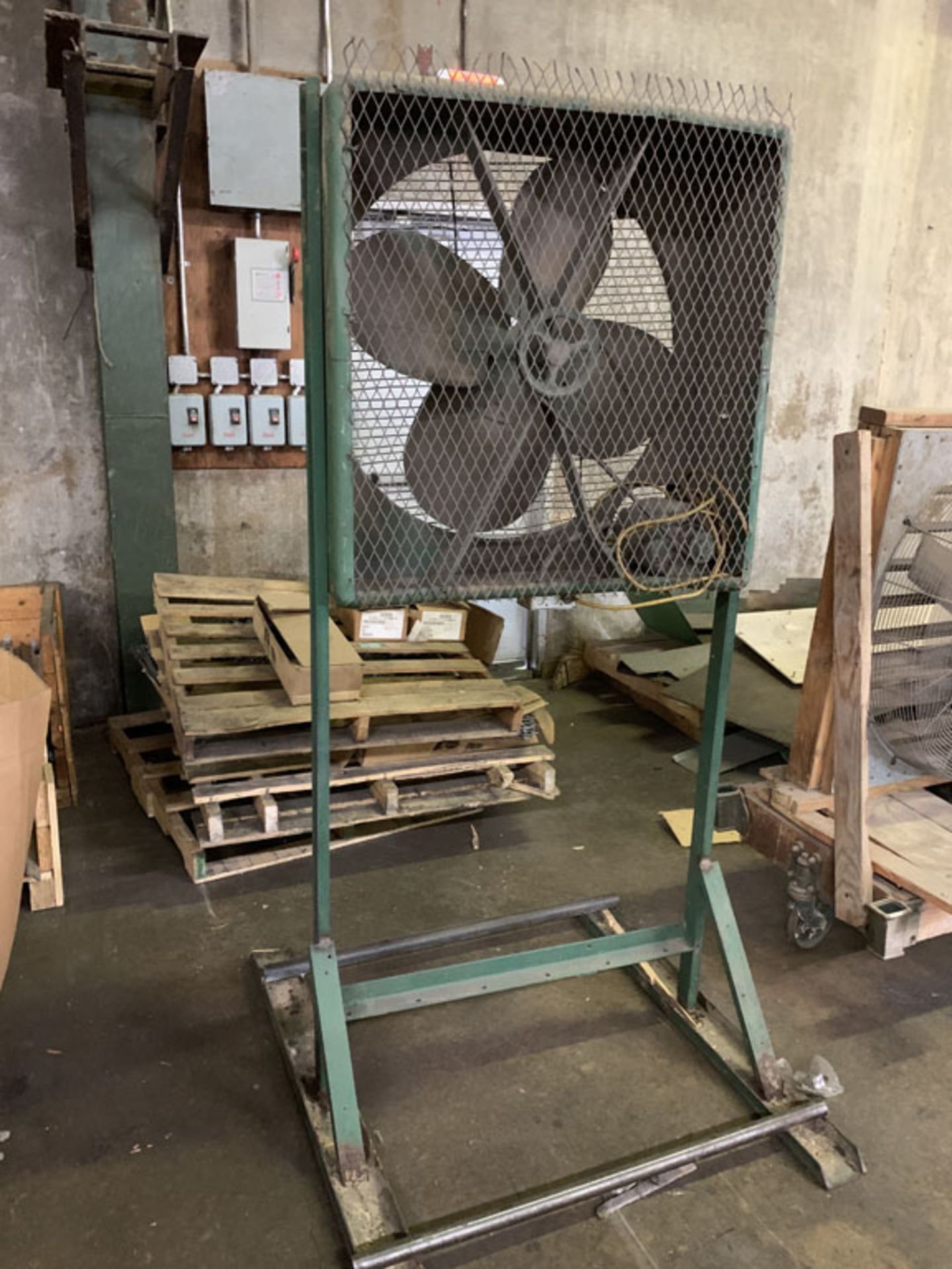 Fan, Box on stand, 4-blade