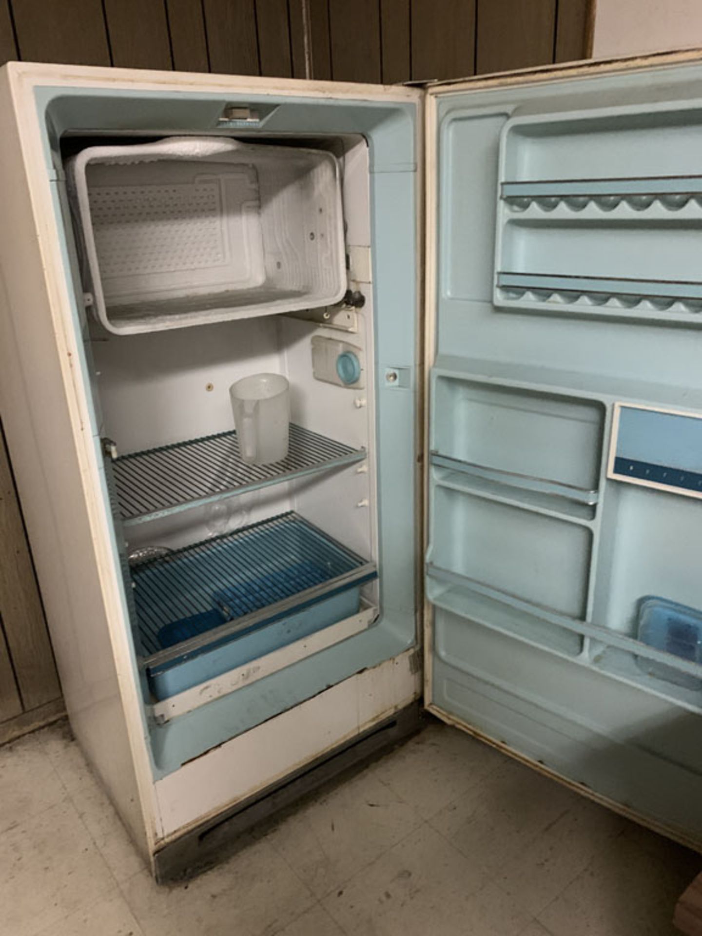 Refrigerator, Westinghouse - Image 2 of 2