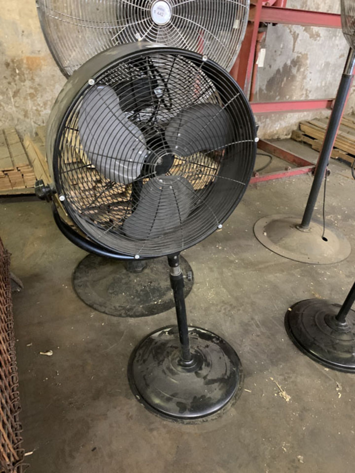 Fan, 3 blade on stand