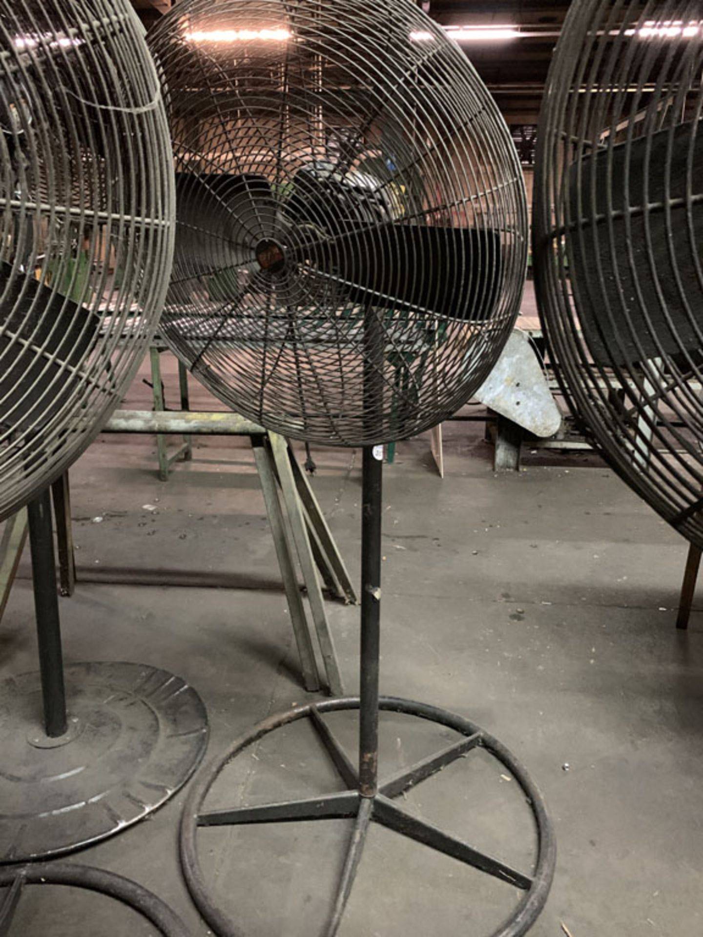 Fan, 2 blade on stand 30"