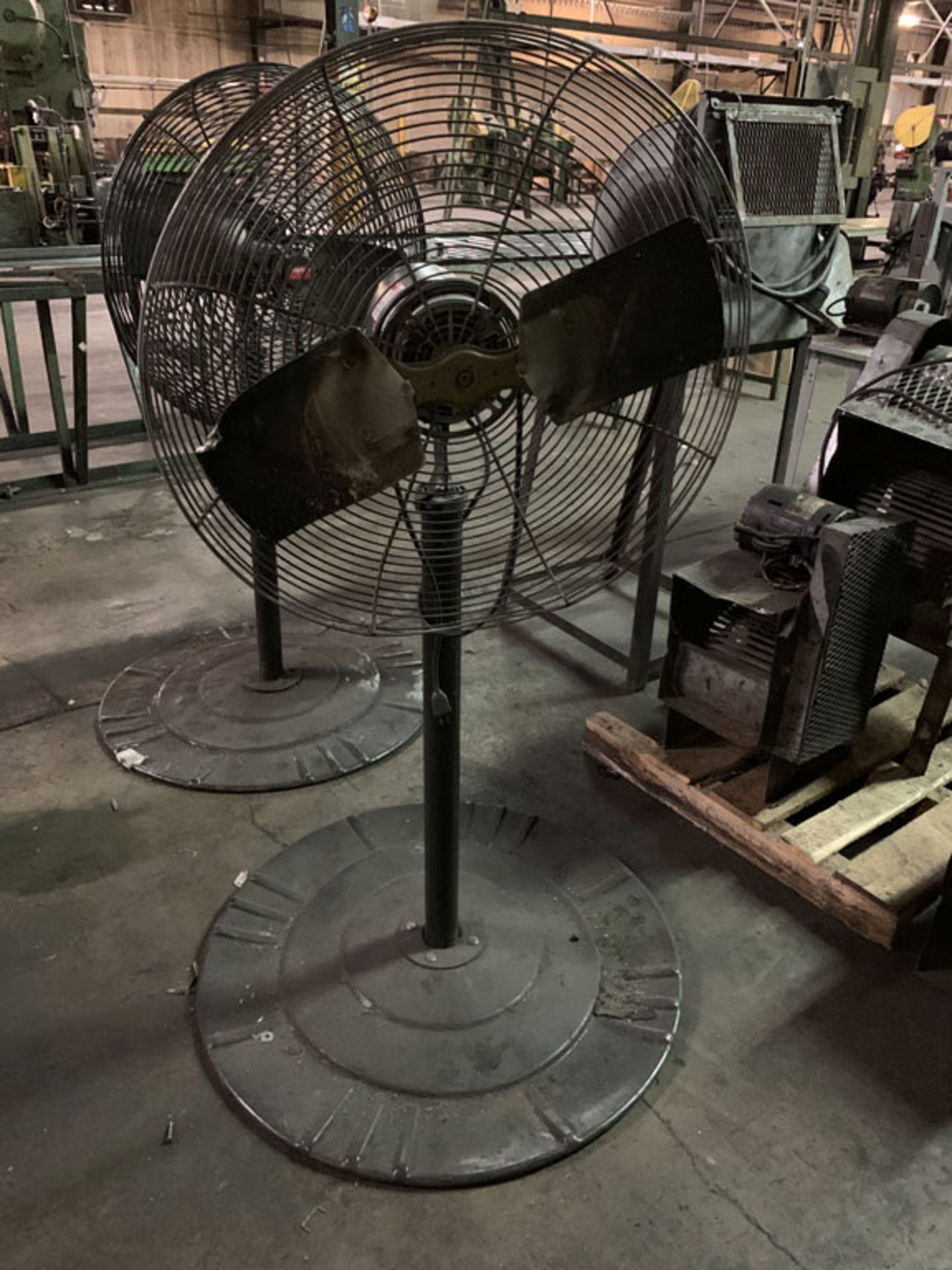 Fan, 2 blade on stand, 24" (missing guard)